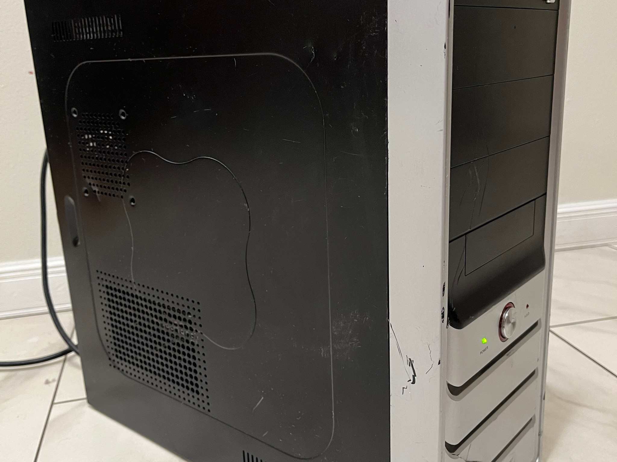 NVIDIA RTX 2060S,AMD Ryzen 5 3600,16GB RAM, 1.6TB Storage,Gaming PC w/ Wi-Fi & BT(Minor Case Damage)