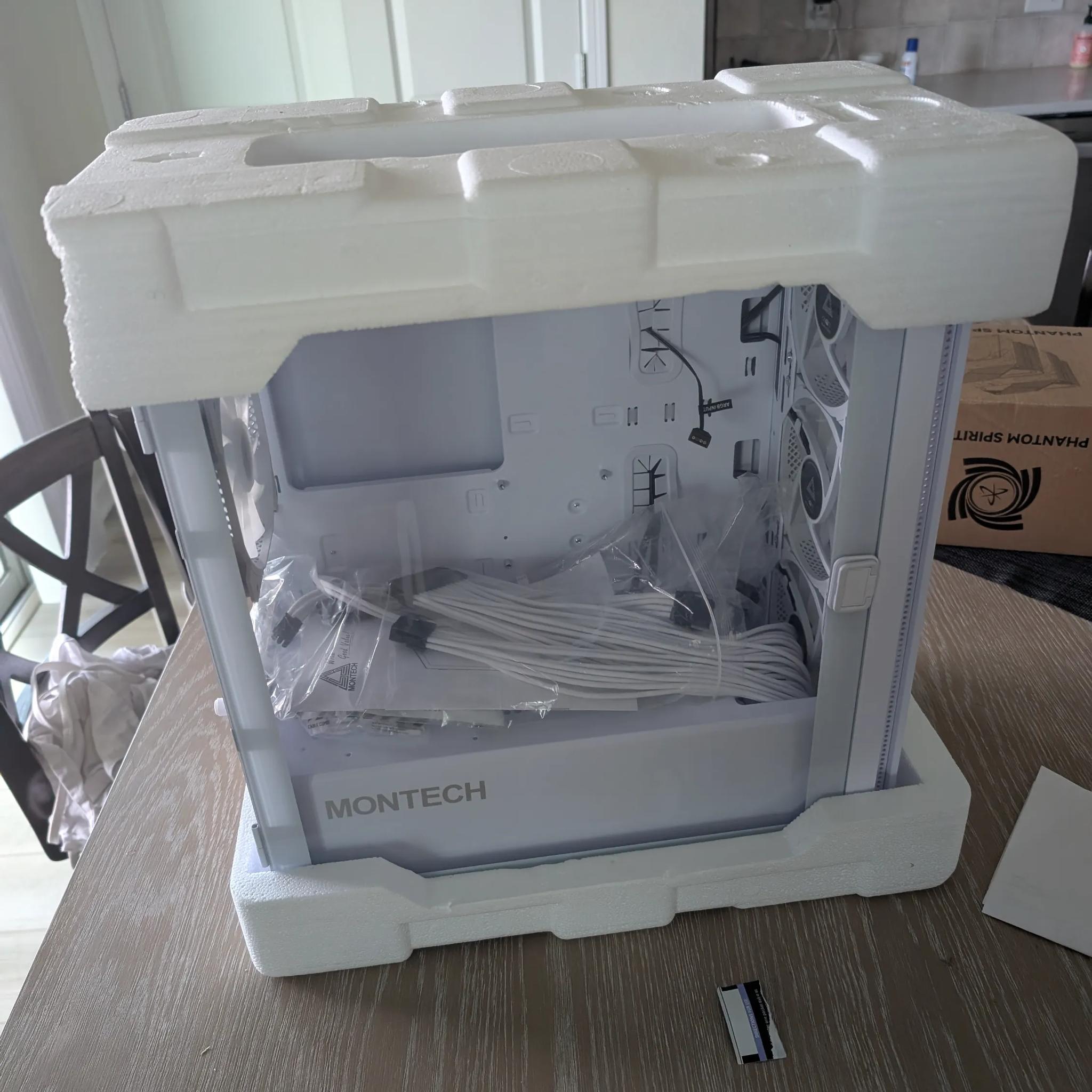 Montech Air 100 with white cable extensions