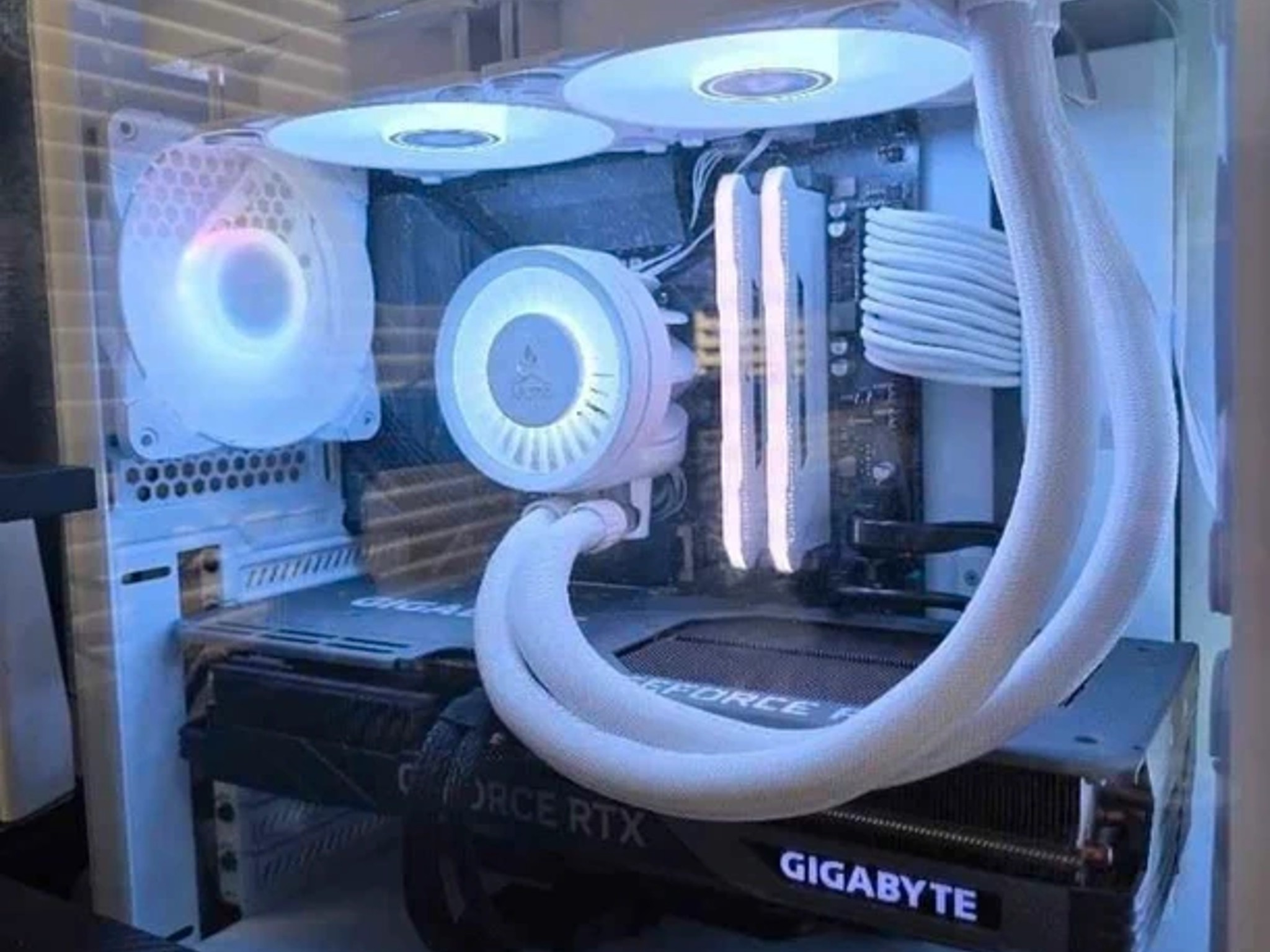 Gaming PC 4070 Ti and I9 13900k.