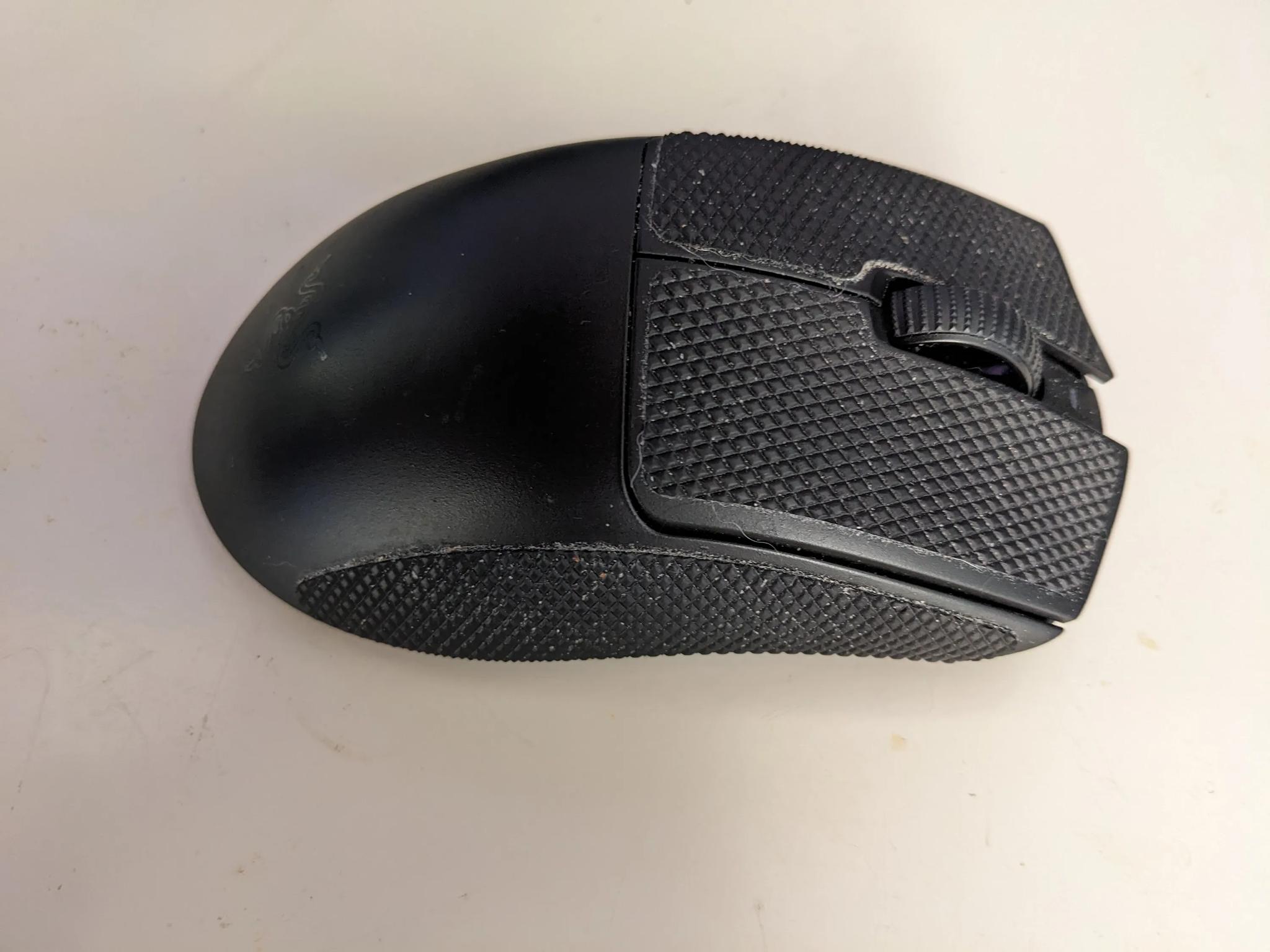 Razer DeathAdder V3 Pro with Hyperpolling 8K Dongle with Razer Atlas Glass Mousepad