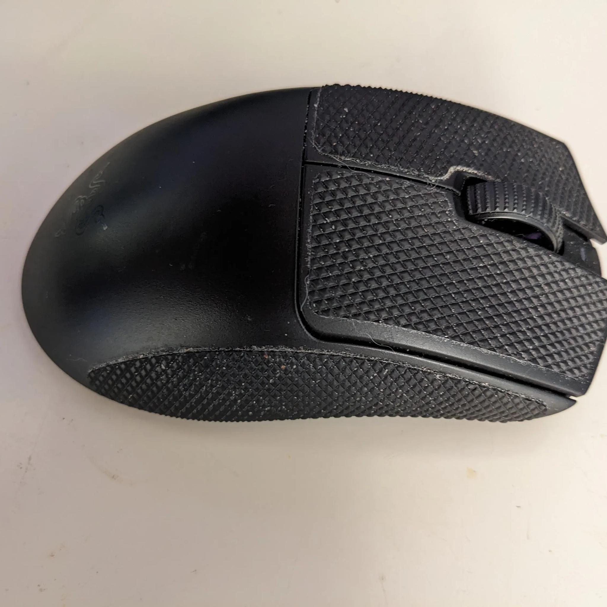 Razer DeathAdder V3 Pro with Hyperpolling 8K Dongle with Razer Atlas Glass Mousepad