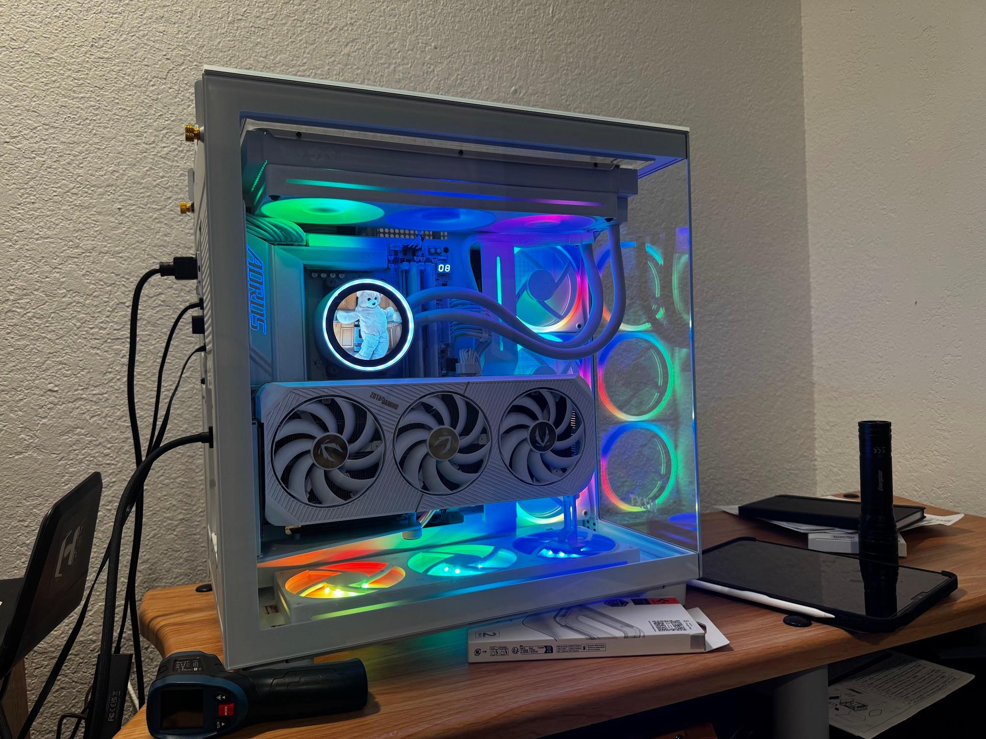 ZOTAC GAMING GeForce RTX 5090 SOLID OC White Edition