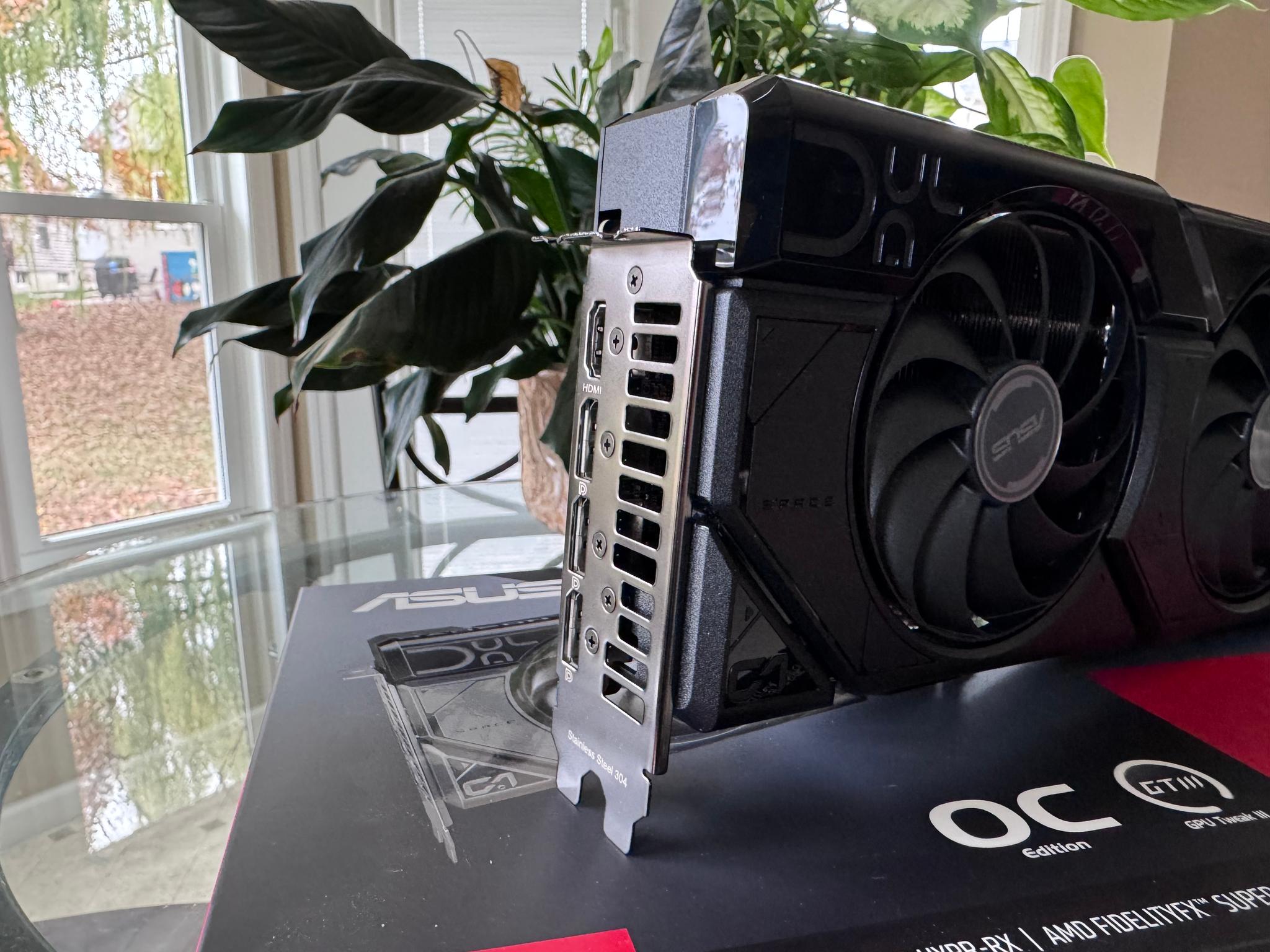 ASUS TUF GAMING OC Radeon RX 7700 XT