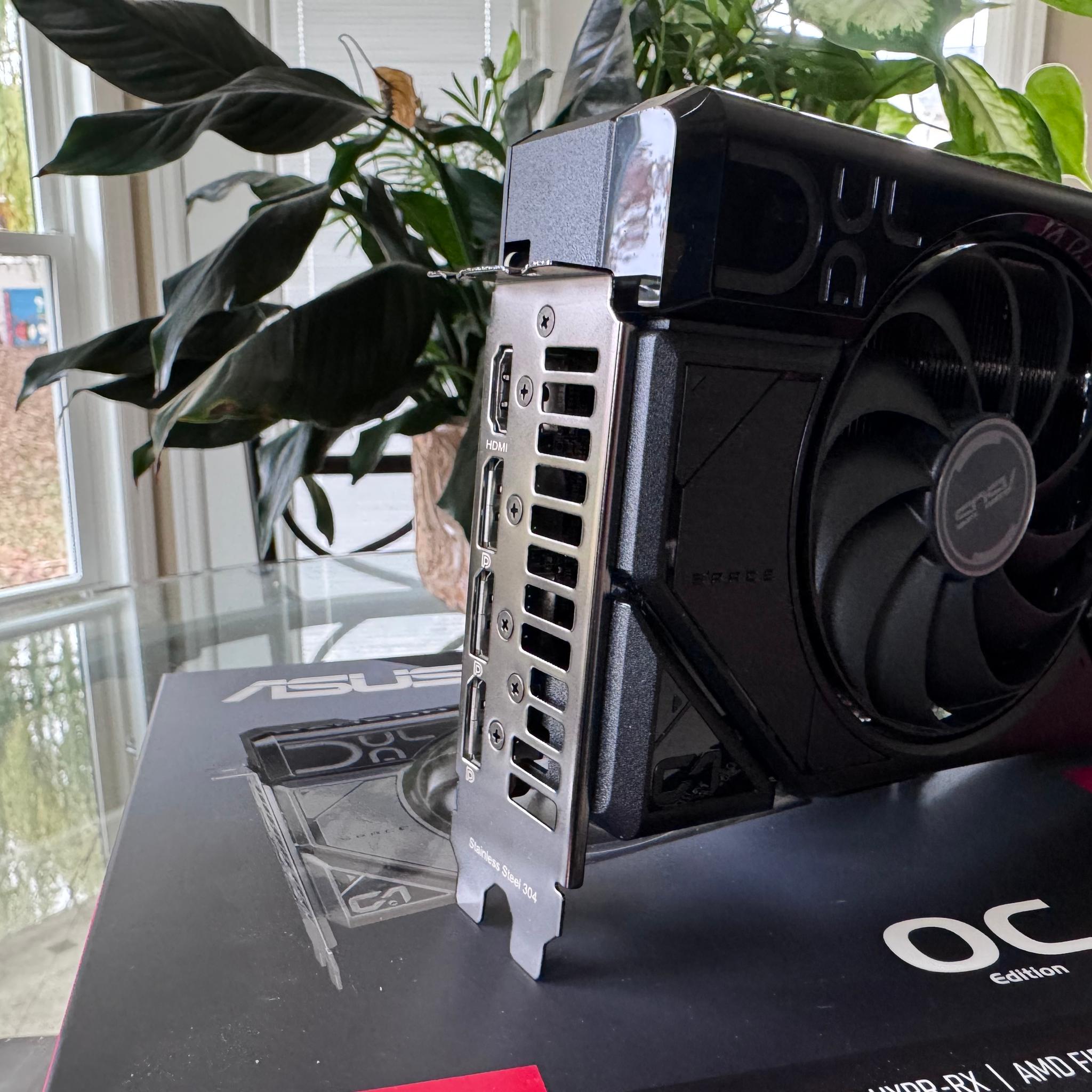 ASUS TUF GAMING OC Radeon RX 7700 XT