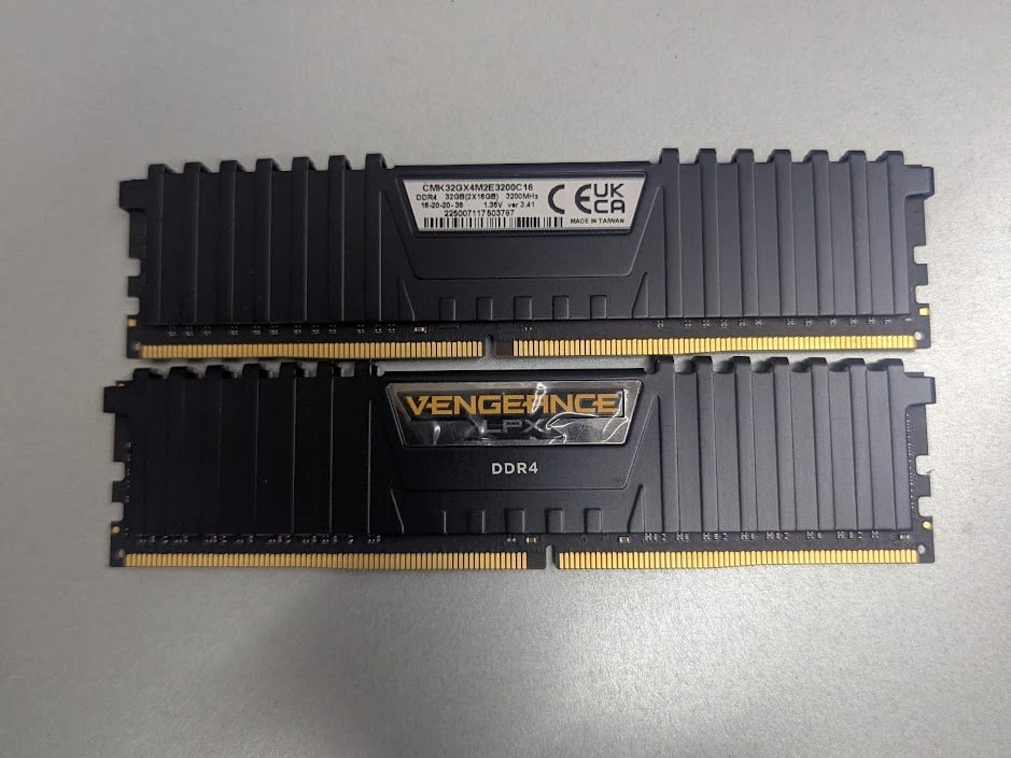 💠 Corsair Vengeance LPX 32GB (2x16GB) DDR4-3200 CL16 RAM | CMK32GX4M2E3200C16