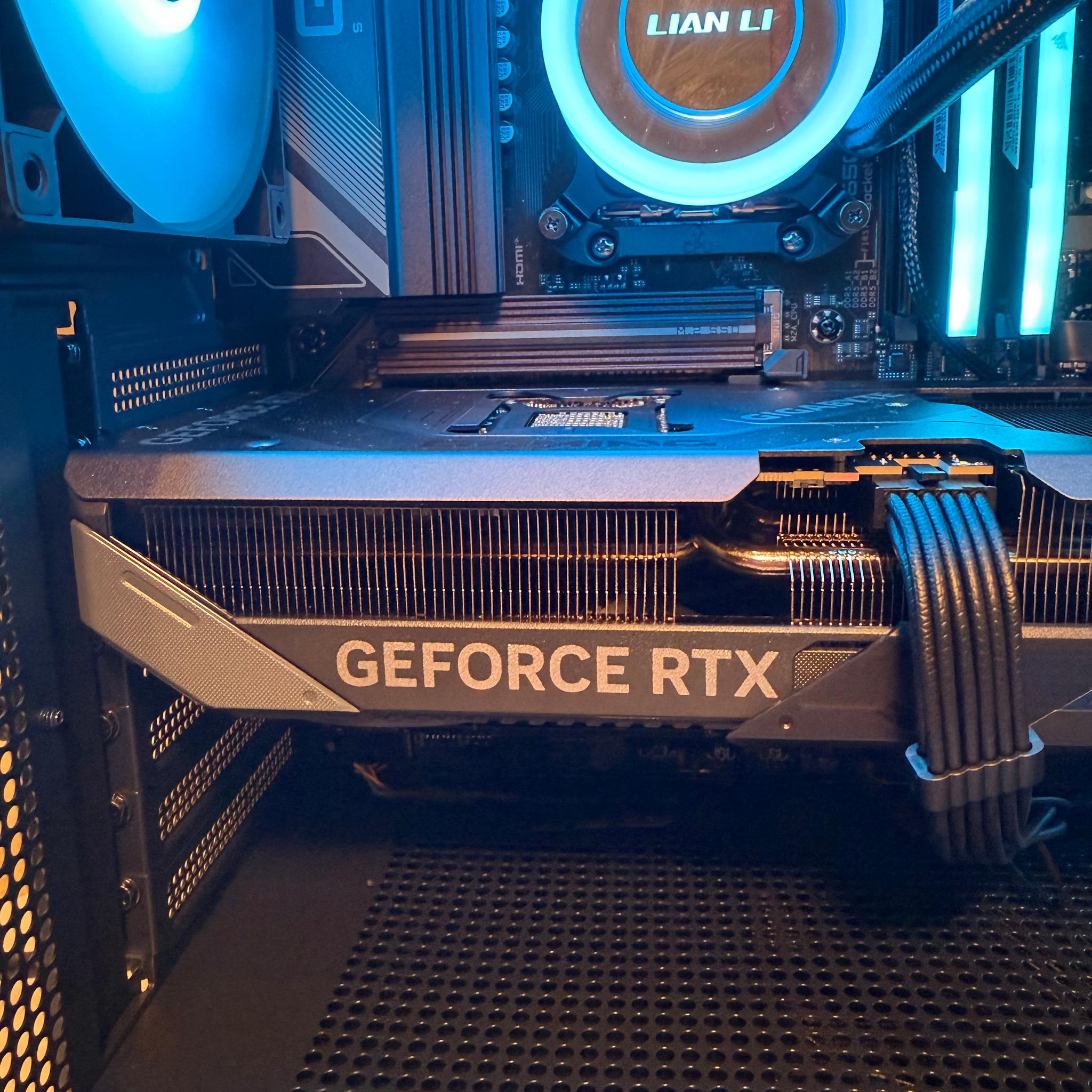 BLUE ICE: RTX 5070|Ryzen 7 9700x|32 GIGS of DDR5 RAM|360mm AIO|WIFI Ready|Windows 11 pro ACTIVATED|