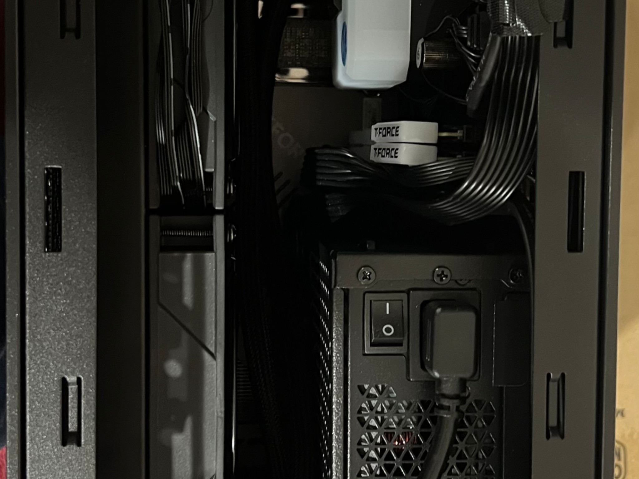 7800x3d and RTX 5070 Ti Mini ITX Gaming PC