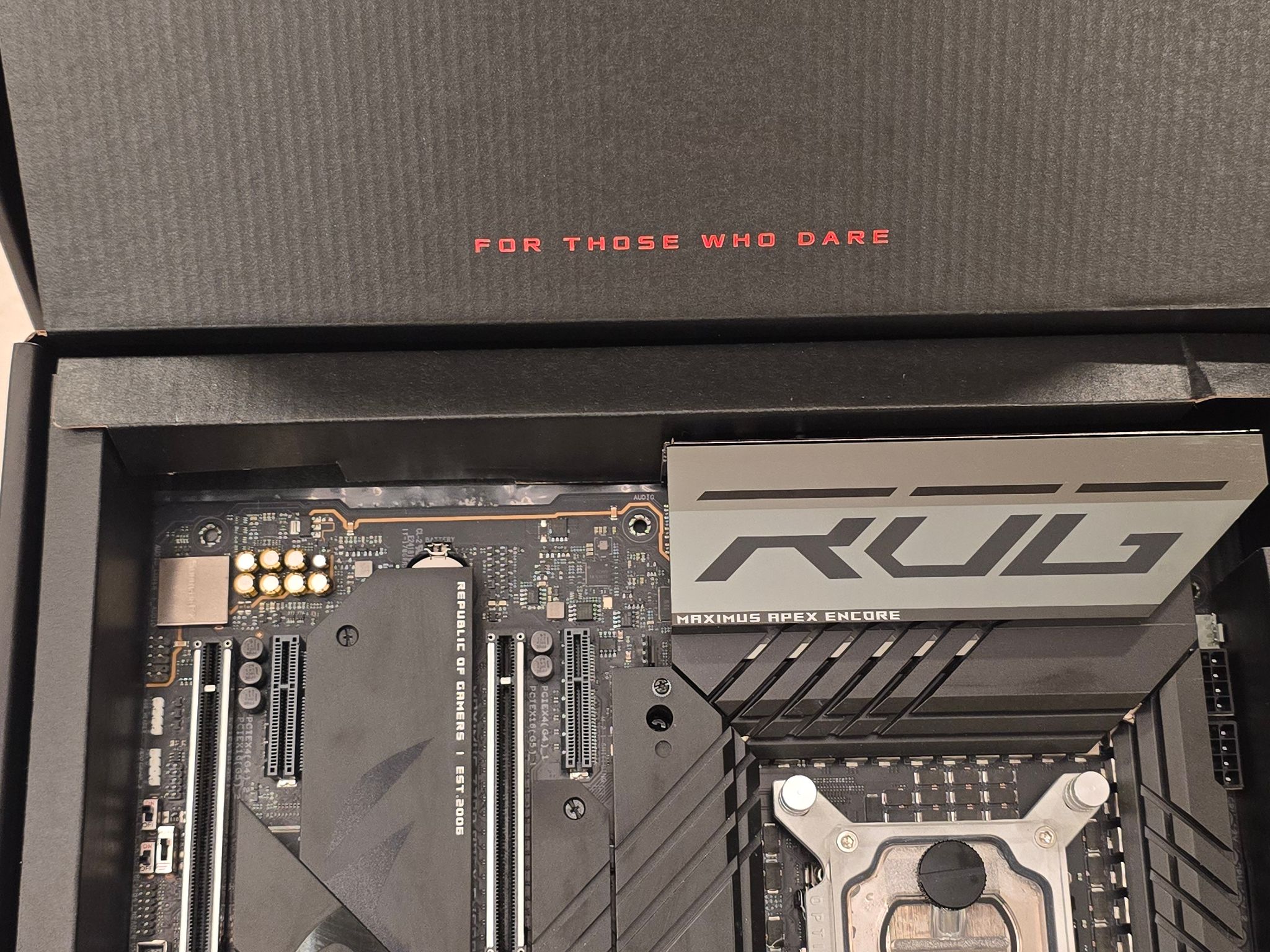 ASUS ROG MAXIMUS APEX ENCORE Z790 w/ Intel 14900KS & G.SKILL 48GB DDR5-8400