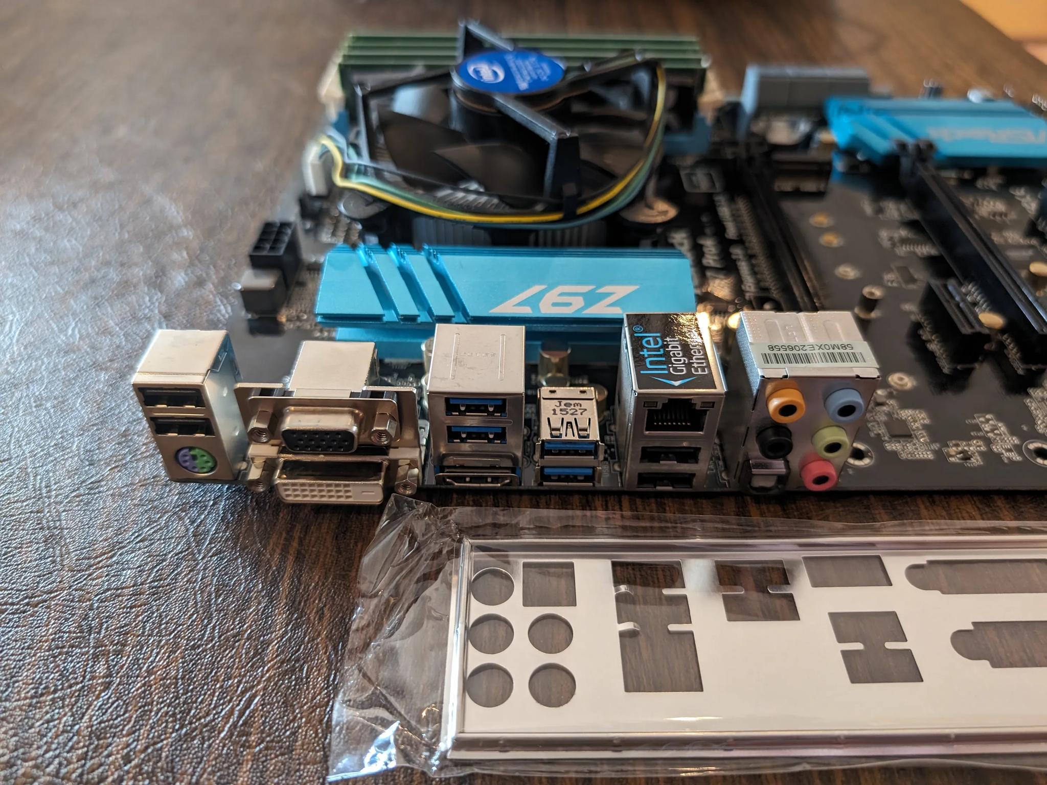 Combo: Motherboard/CPU/Memory - Intel Xeon Processor E3-1231 v3 - Asrock Z97 Pro4 - Crucial 32gb Mem