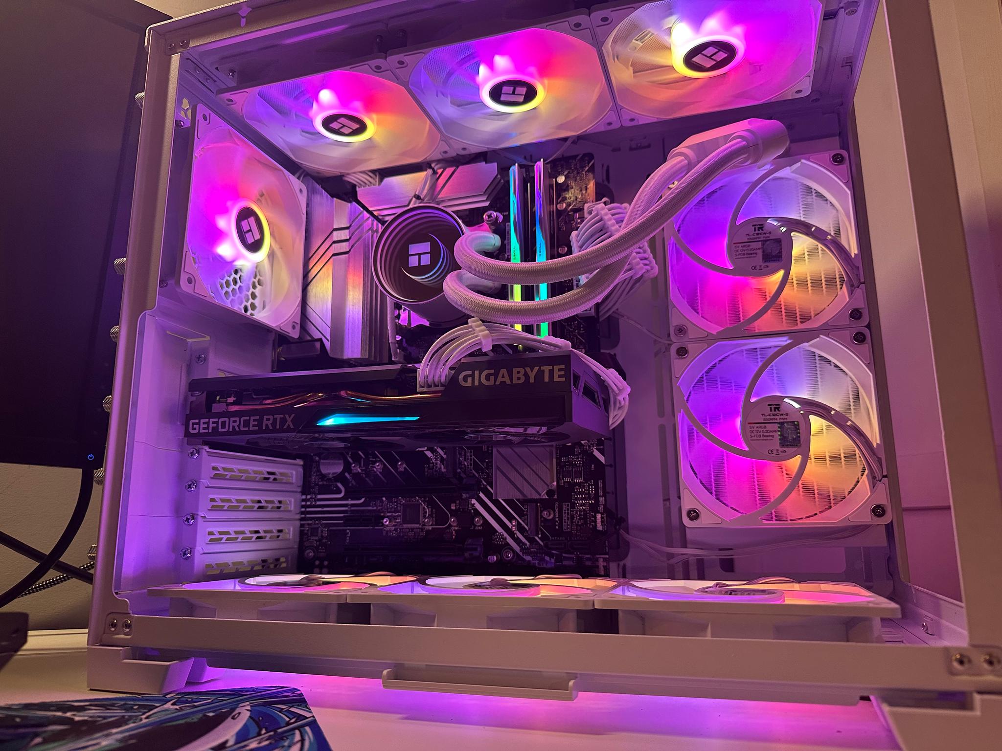 ❄️Icebox❄️ RTX 3060 | i3 13100 | 32GB DDR5