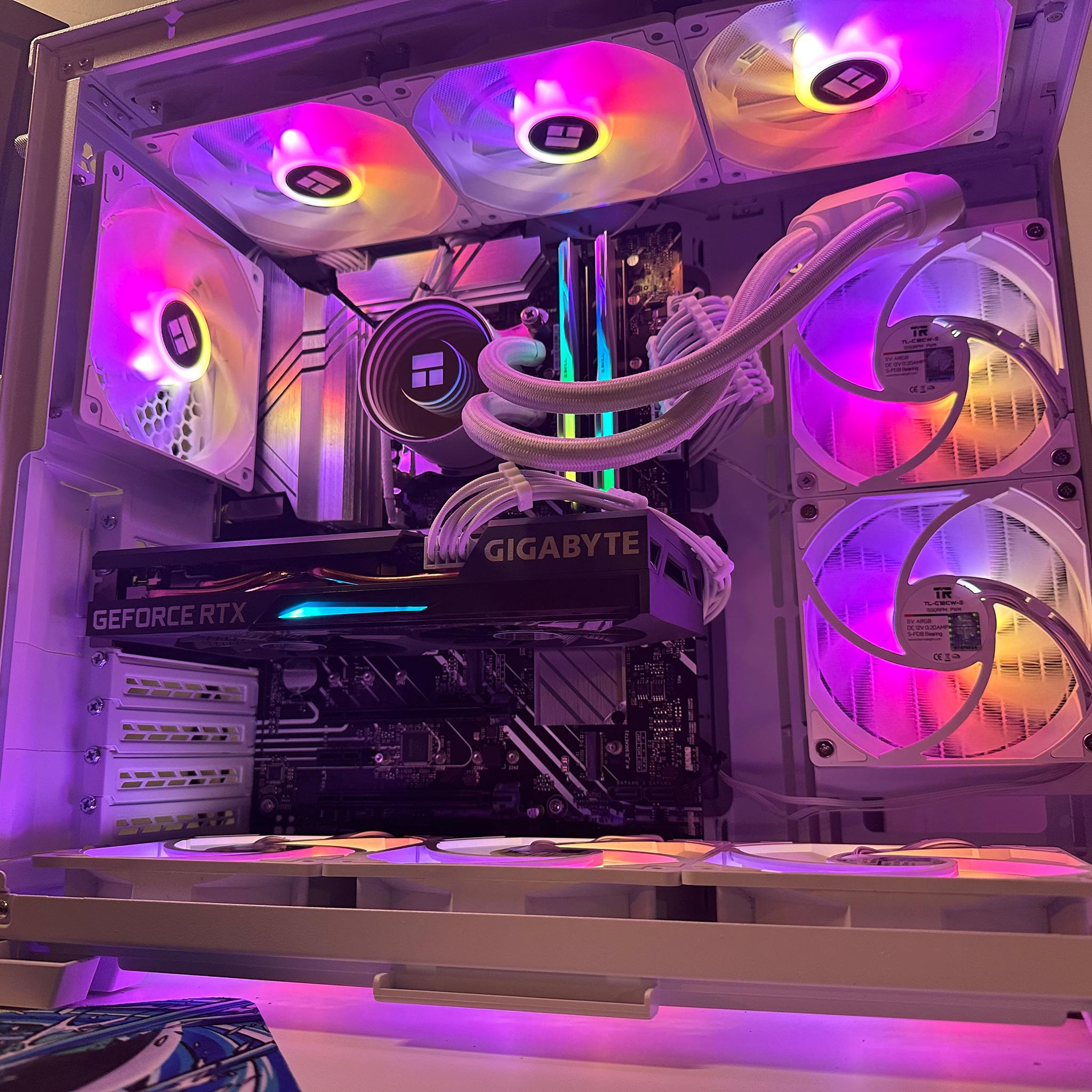 ❄️Icebox❄️ RTX 3060 | i3 13100 | 32GB DDR5