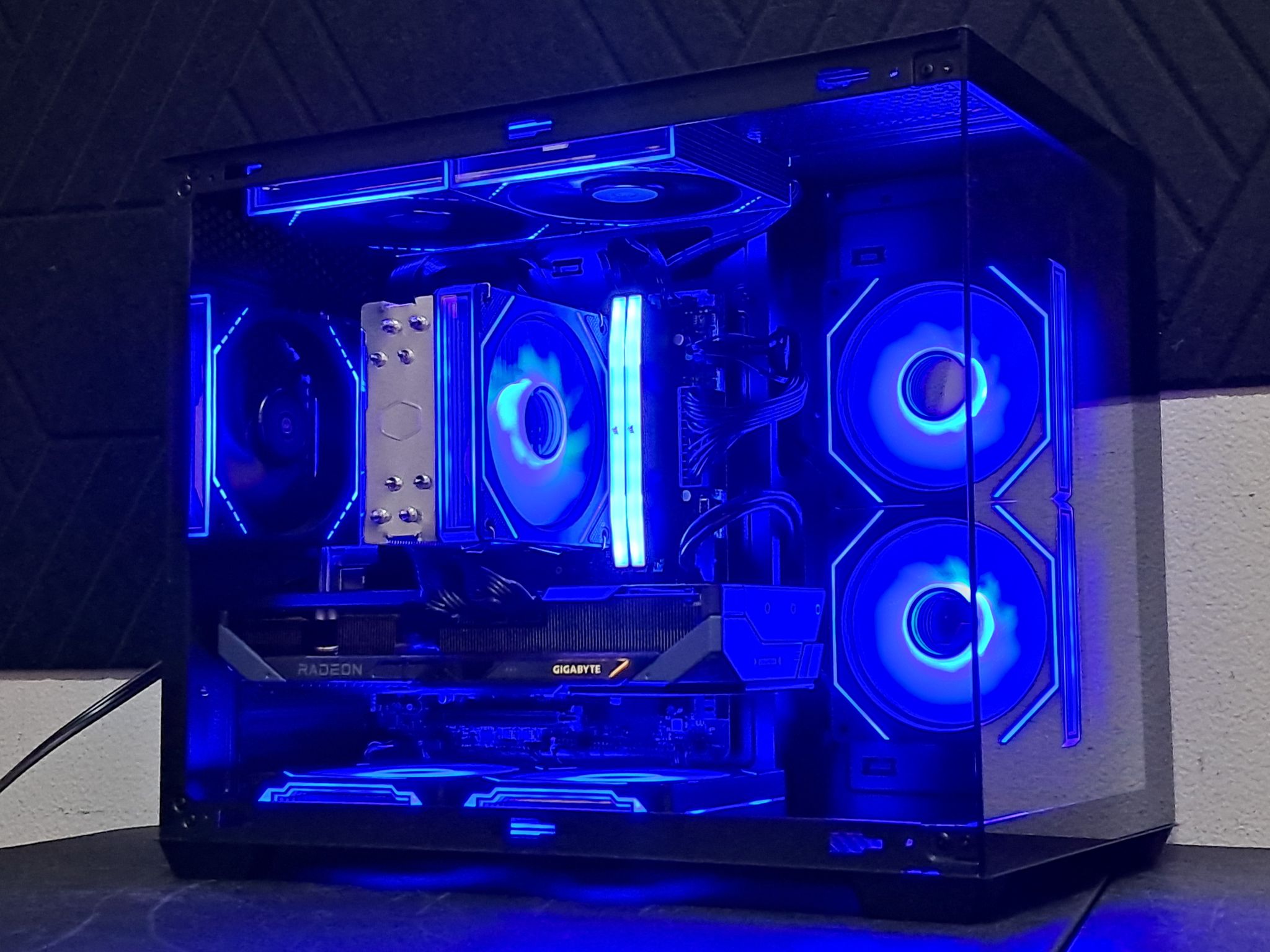 ⬛🔴Custom 1440p Gaming PC🔴⬛RX 9070 GRE | Ryzen 5 7500F | 16GB DDR5 | 1TB SSD
