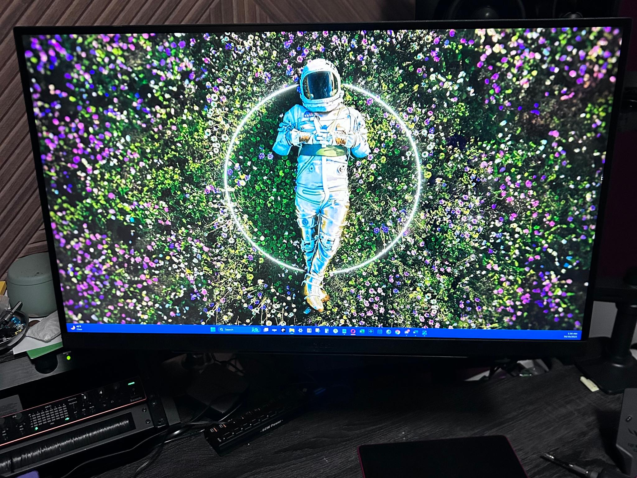 LG UltraGear 27" (1440P) (240Hz) Gaming Monitor (27GR83Q-B)