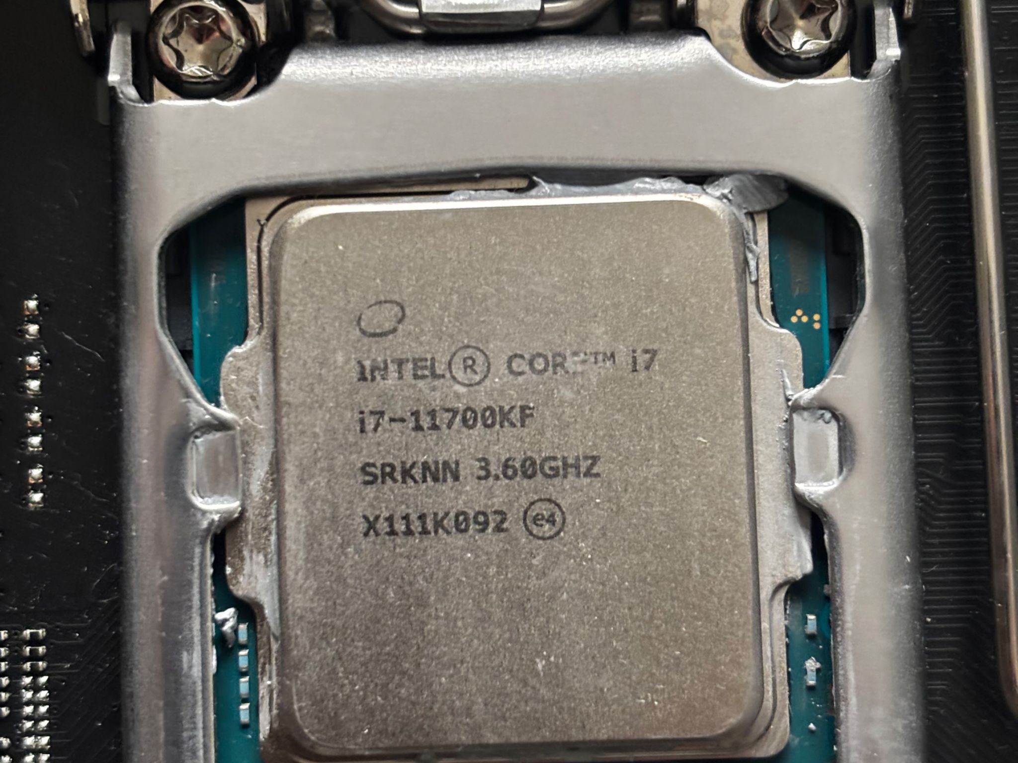 Combo I7 11700KF ROG strix B560-G gaming WiFi and 32G of Corsair 3600