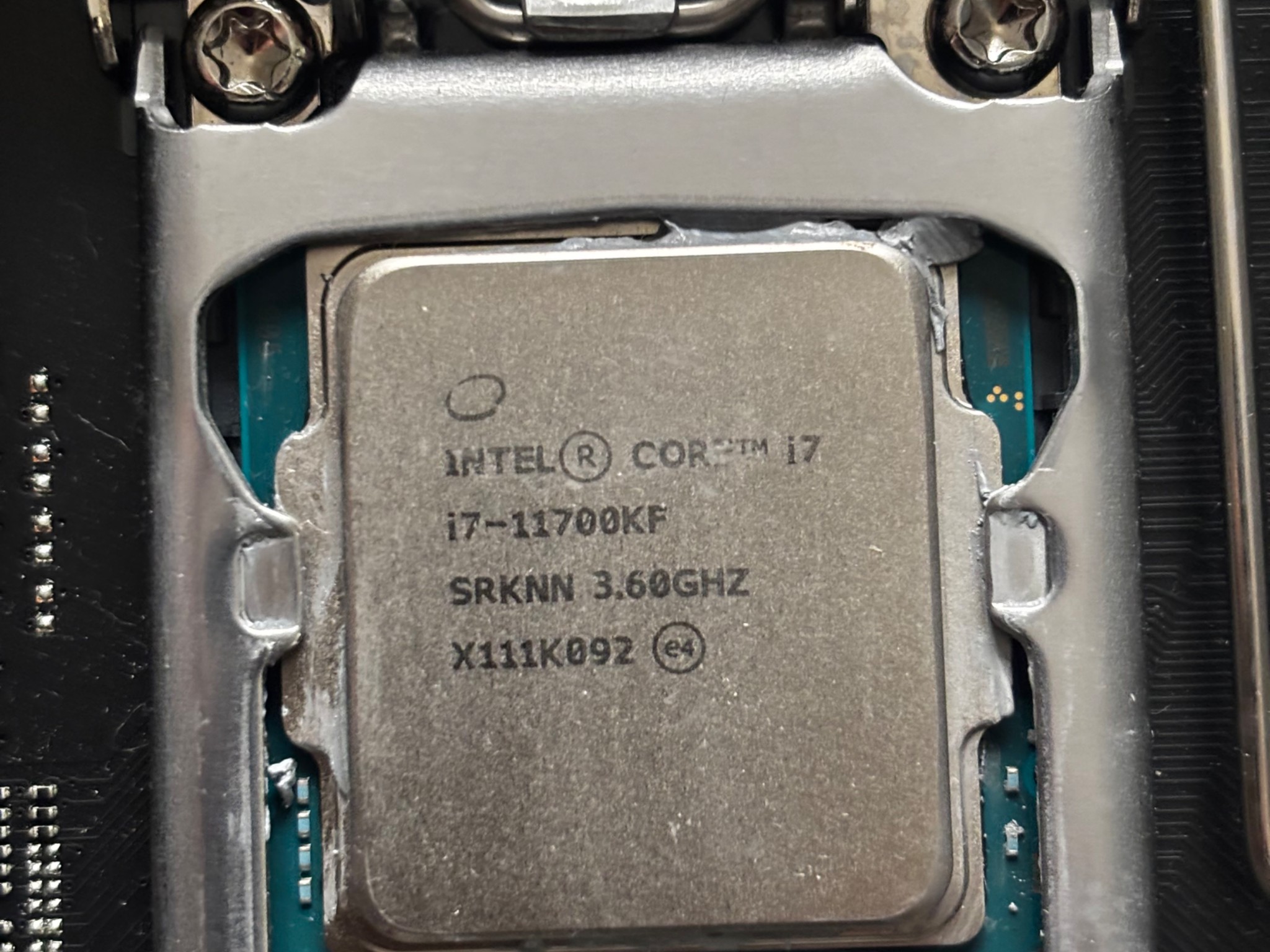 Combo I7 11700KF ROG strix B560-G gaming WiFi and 32G of Corsair 3600