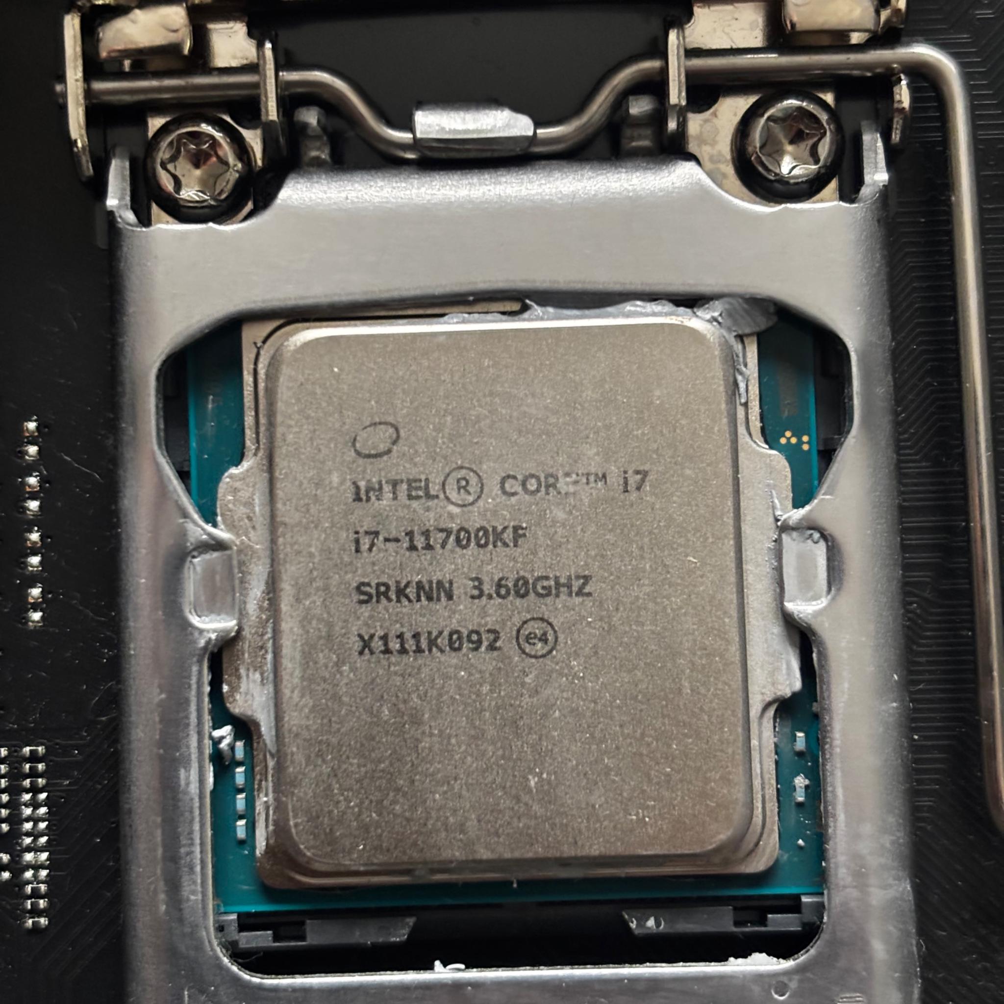 Combo I7 11700KF ROG strix B560-G gaming WiFi and 32G of Corsair 3600