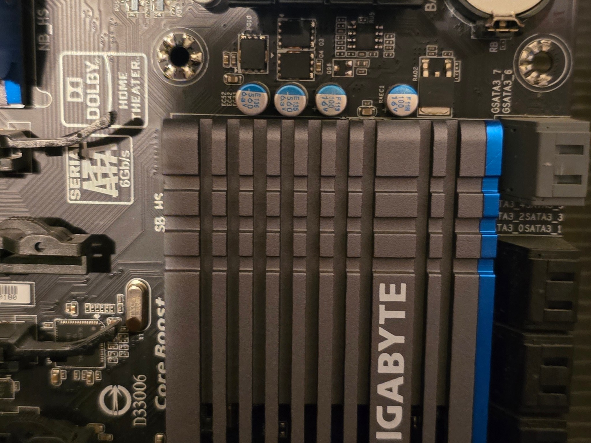 Gigabyte GA-990FXA-UD5 Bundle
