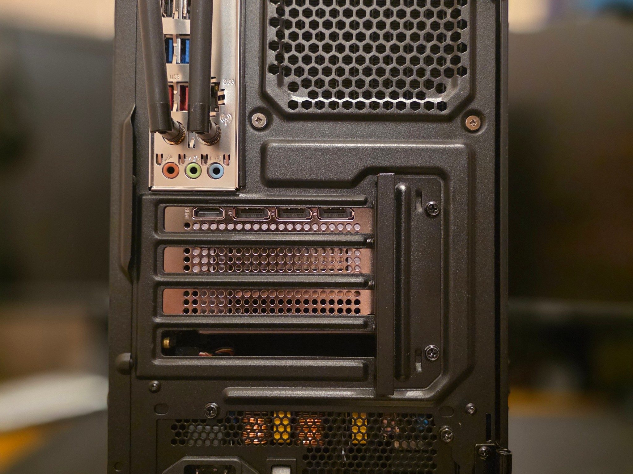 NVIDIA GeForce RTX 4080s, i7-13700KF Liquid Cooled mATX (Perfect Condition)