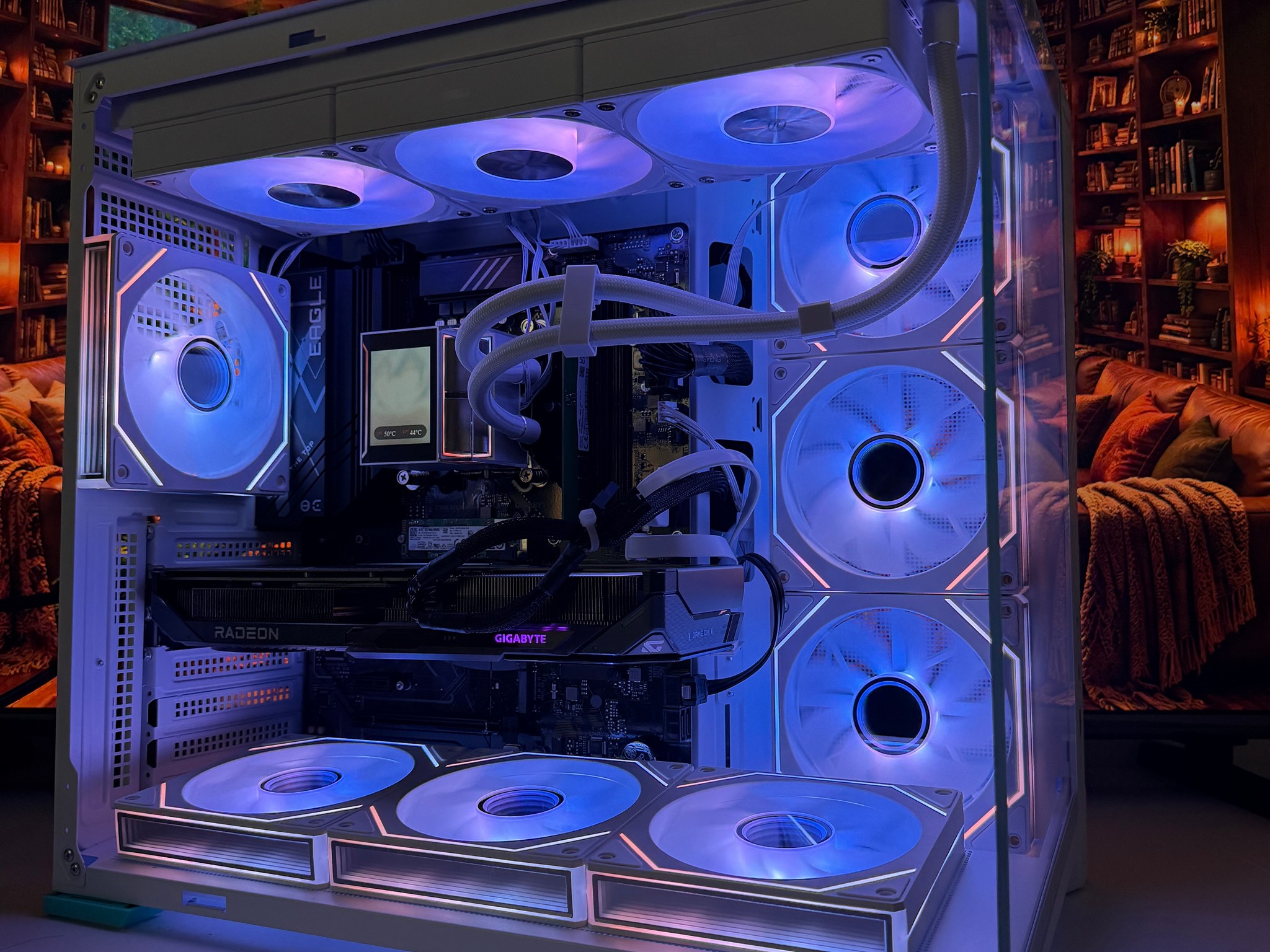 ❄️ Arctic Beast White Gaming PC | RX 9060 XT 16GB | Intel i7-14700 | 32GB DDR5 RAM