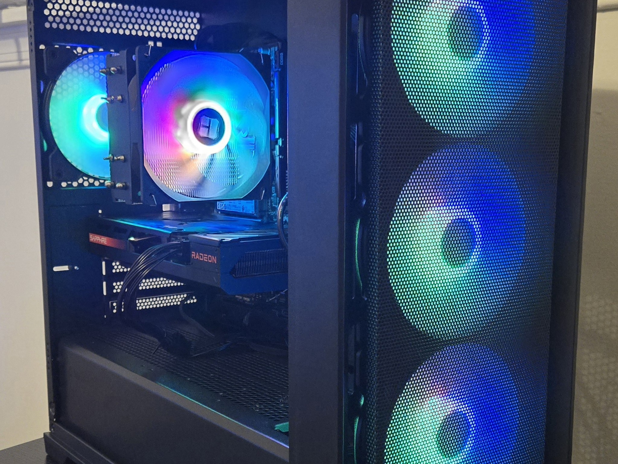 🧊 Ice Breaker 🧊 – Ryzen 5 8400F | RX 7600 | 32GB DDR5! 🎮
