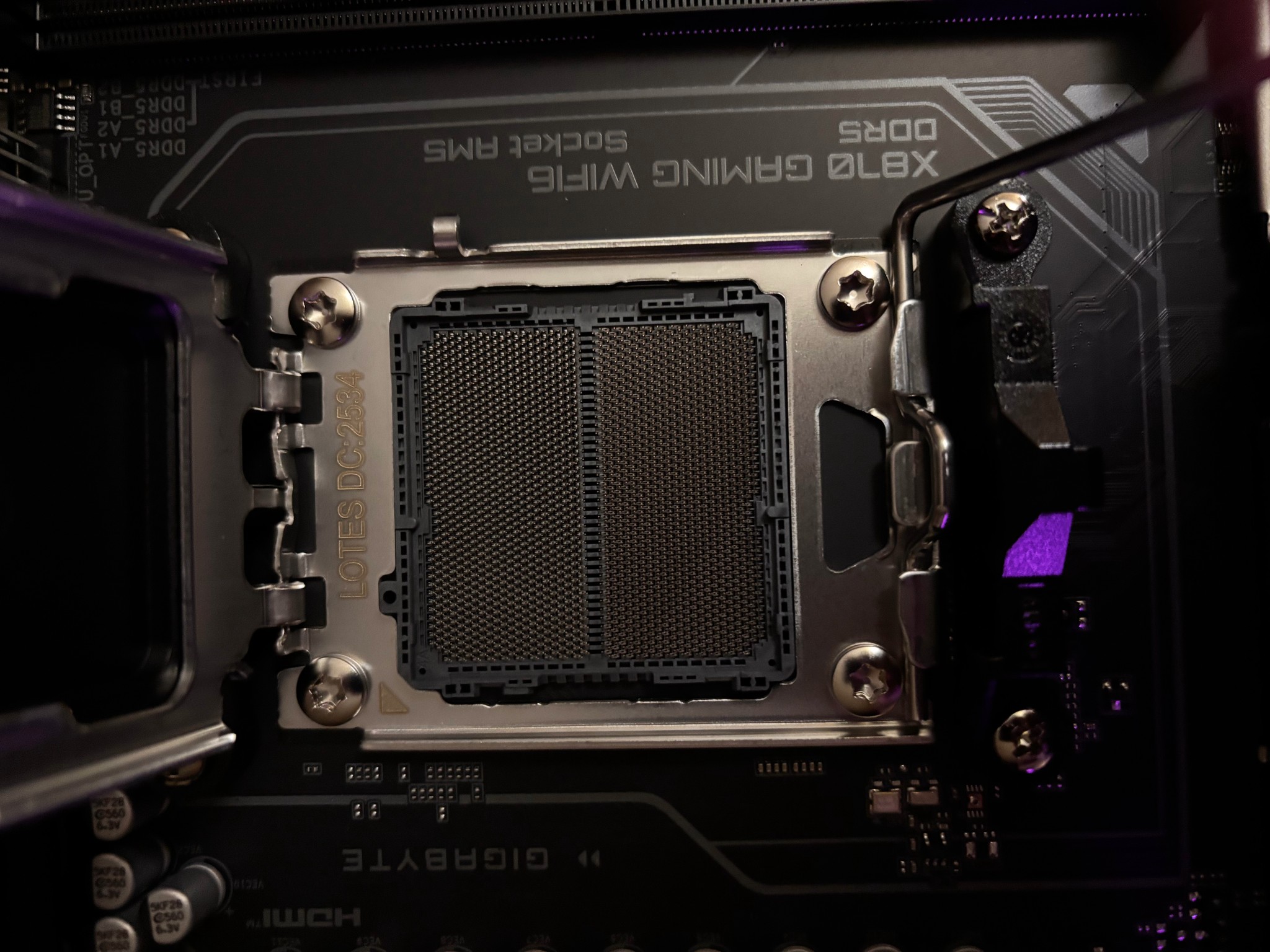 Gigabyte x870 gaming wifi6