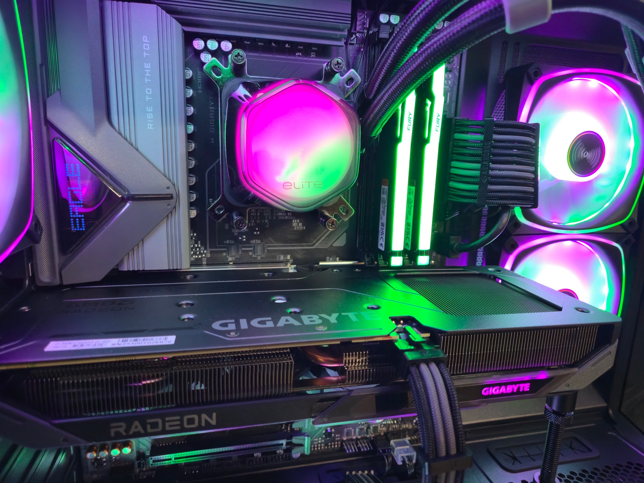 Ryzen 7 7800X3D - RX 9060 XT 16GB - 32GB DDR5 6000 CL30 - Gen4 NVMe - Montech Sky 3 - Custom PC
