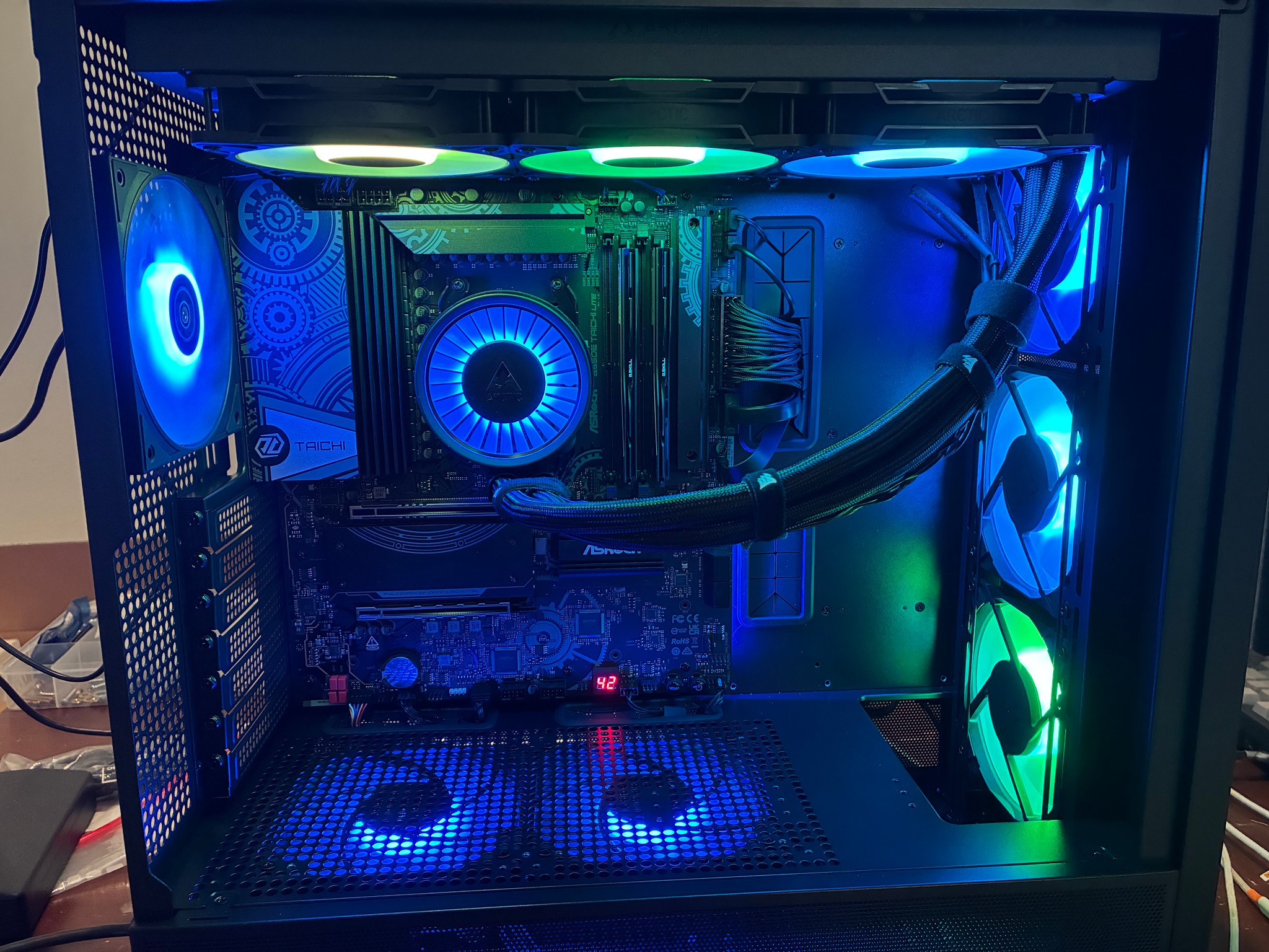 Ryzen 7 9700X AM5 PC | B650E Taichi Lite | 32GB DDR5 | 2TB 980 Pro | No GPU