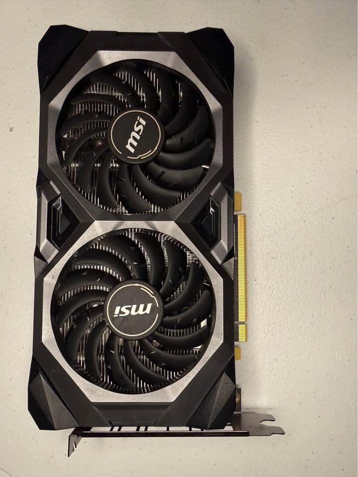 Gaming PC: Ryzen 7 2700, 16GB DDR4 RAM, 500GB NVME SSD, RX 5600 XT 6GB, DELL INSPIRON 5676
