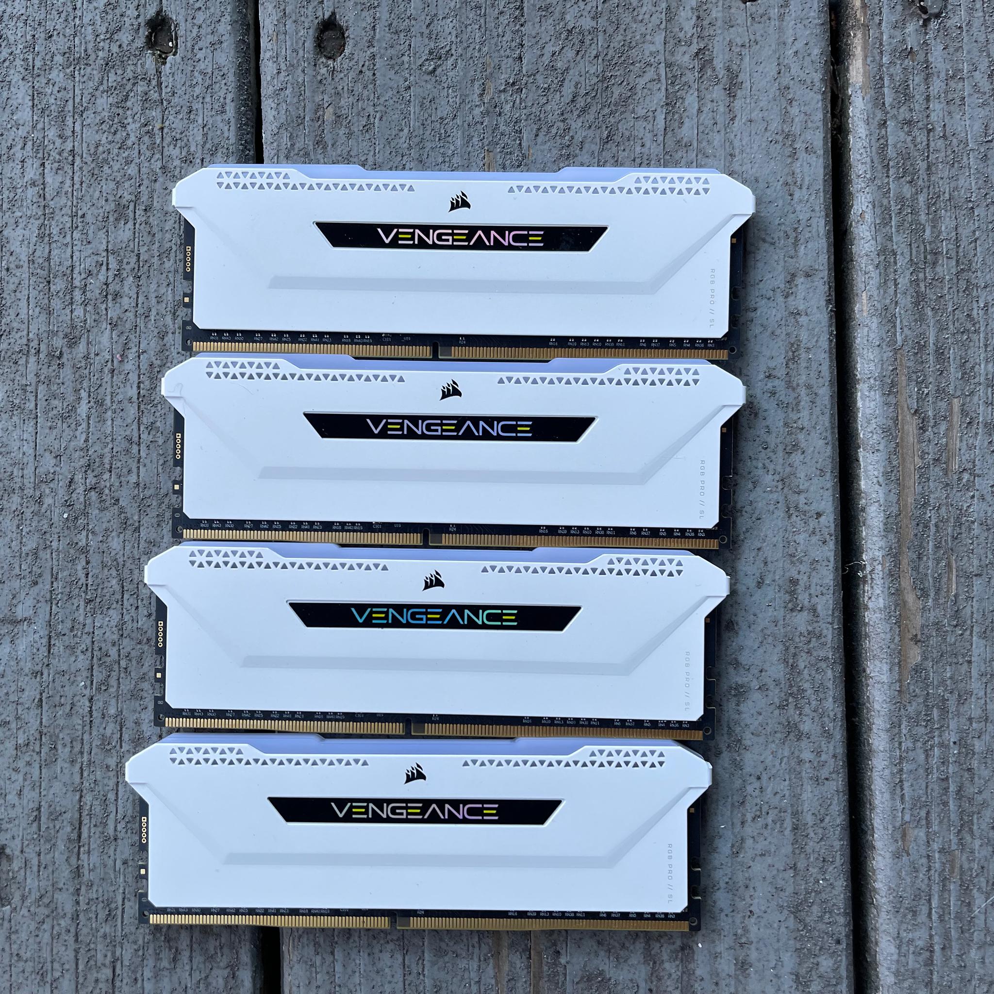 Corsair Vengeance RGB Pro (16x4) 64GB DDR4