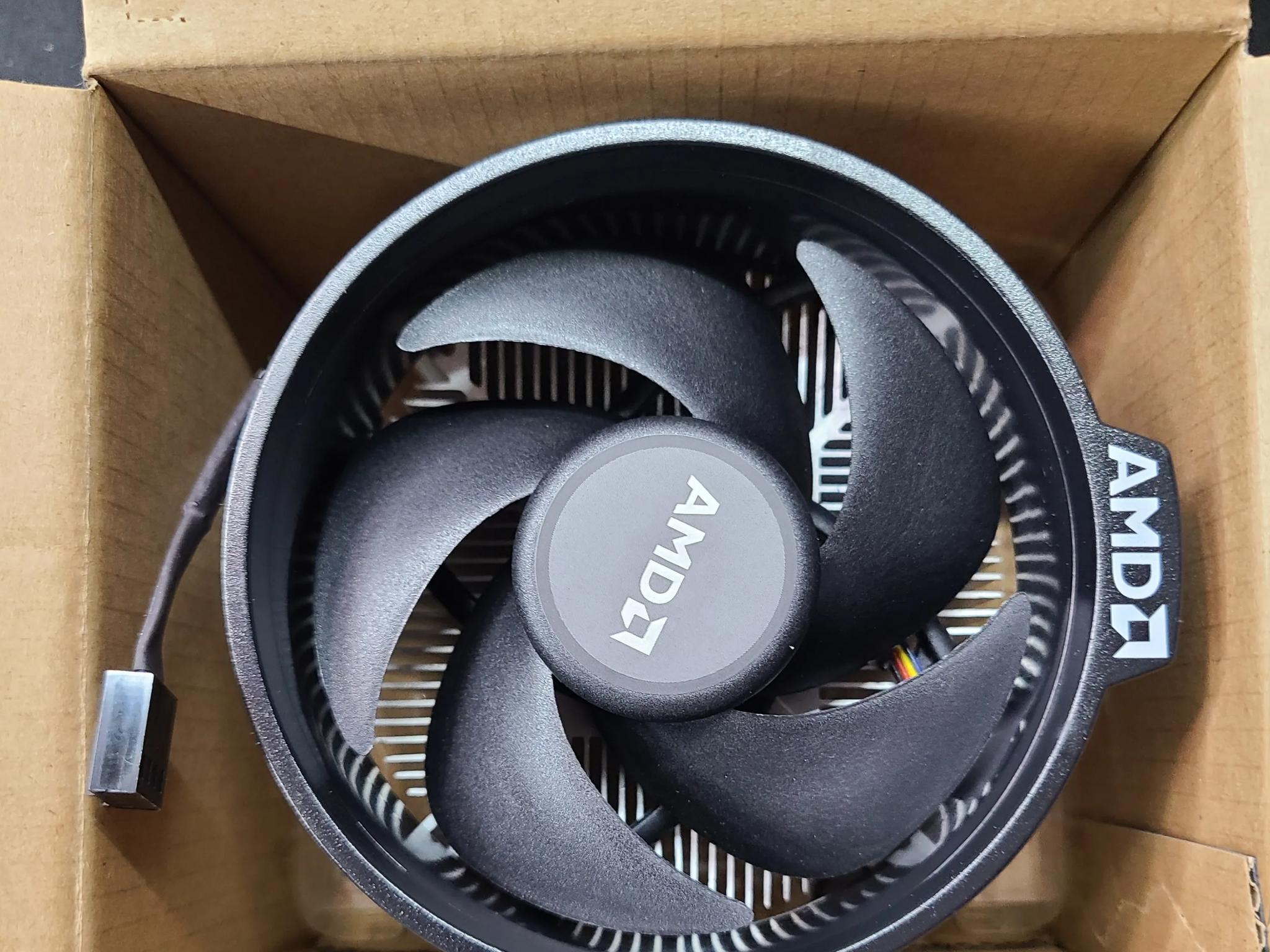 AMD Wraith Stealth Socket AM4 4-Pin Connector CPU Cooler with Aluminum Heatsink NIB