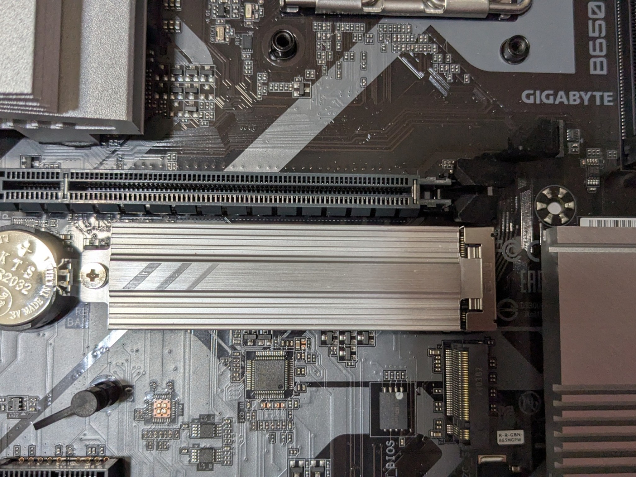 B650M Gaming Plus Wifi + Ryzen 5 7600X + 32GB DDR5-5600 + 1TB M.2