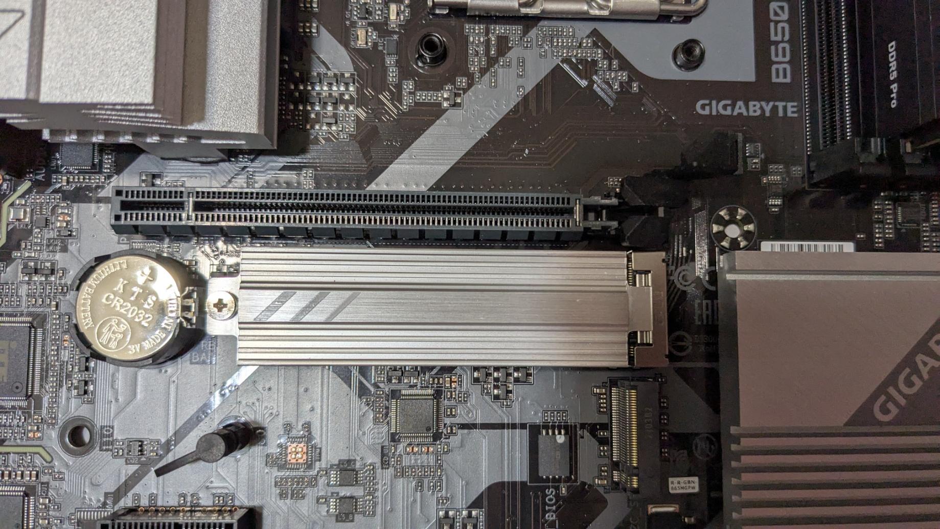 B650M Gaming Plus Wifi + Ryzen 5 7600X + 32GB DDR5-5600 + 1TB M.2