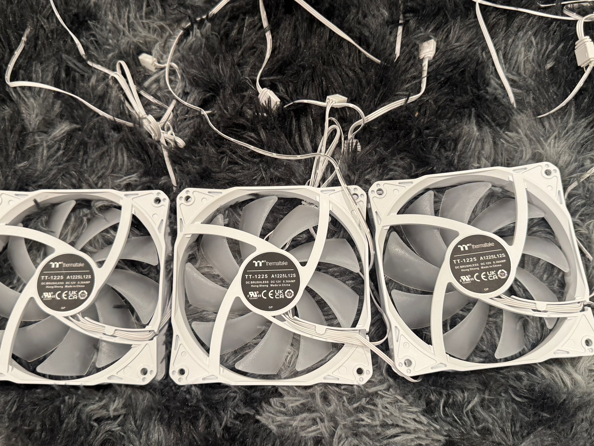 Thermaltake White Reverse 120mm x3 argb case fans