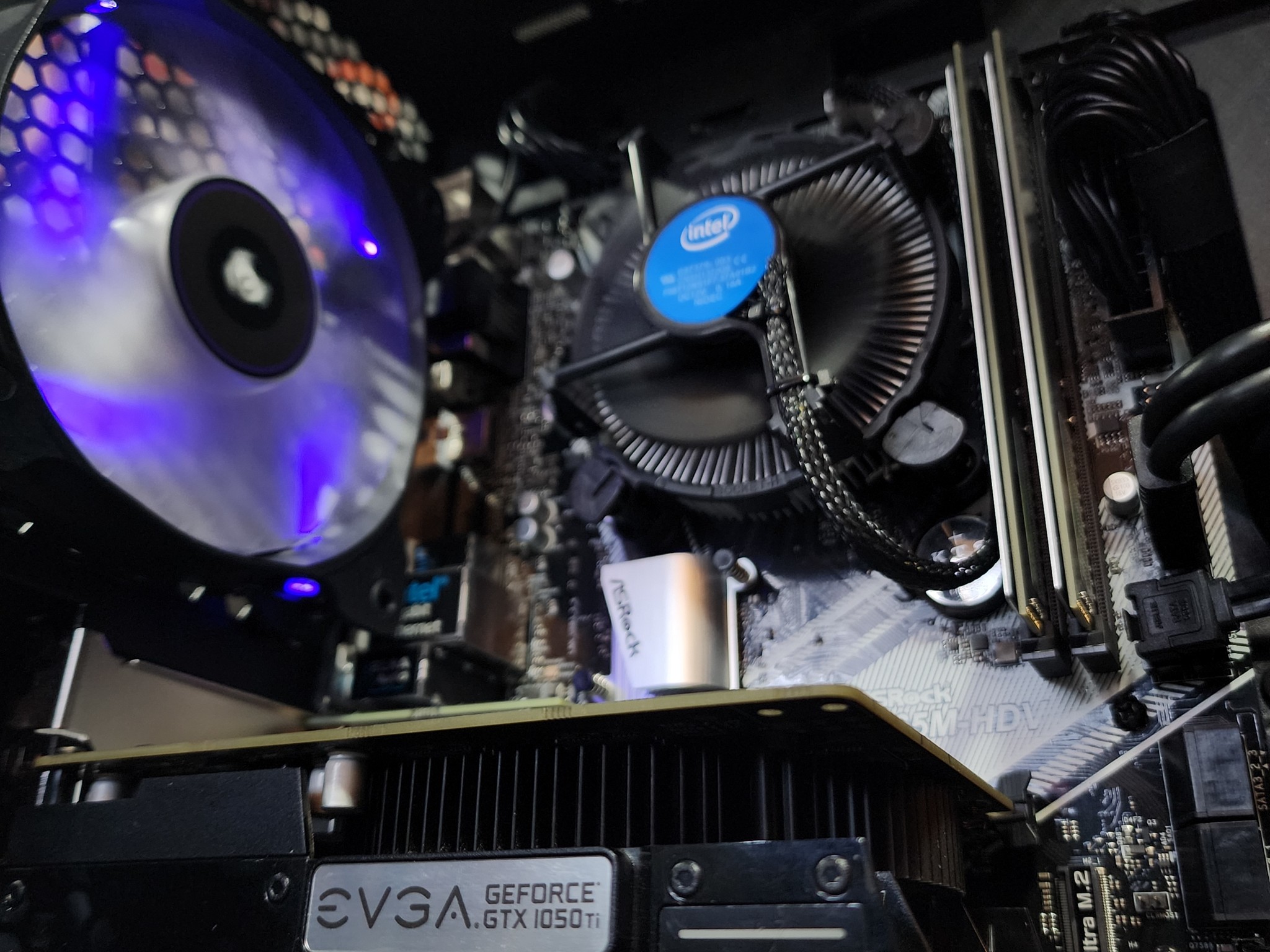 🖤💙🖤 Intel Core i5 8500 // EVGA GeForce GTX 1050 Ti // Silicon Power 16GB 3200MHz