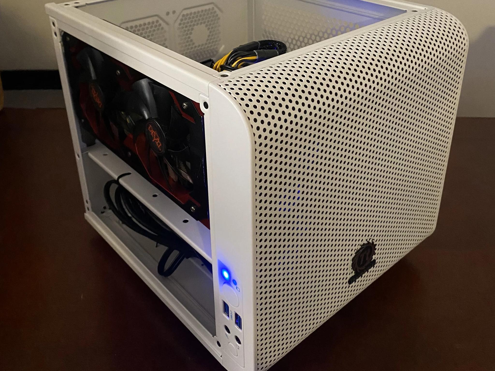 Small Form Factor White Gaming Pc