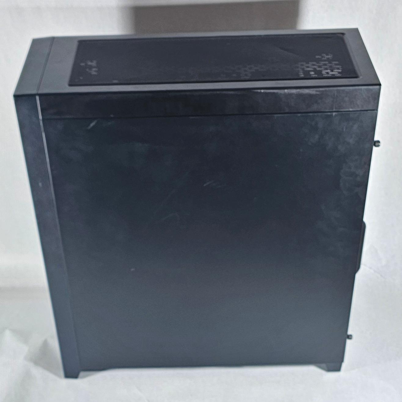 Black Corsair PC Case w/ 4 Fans