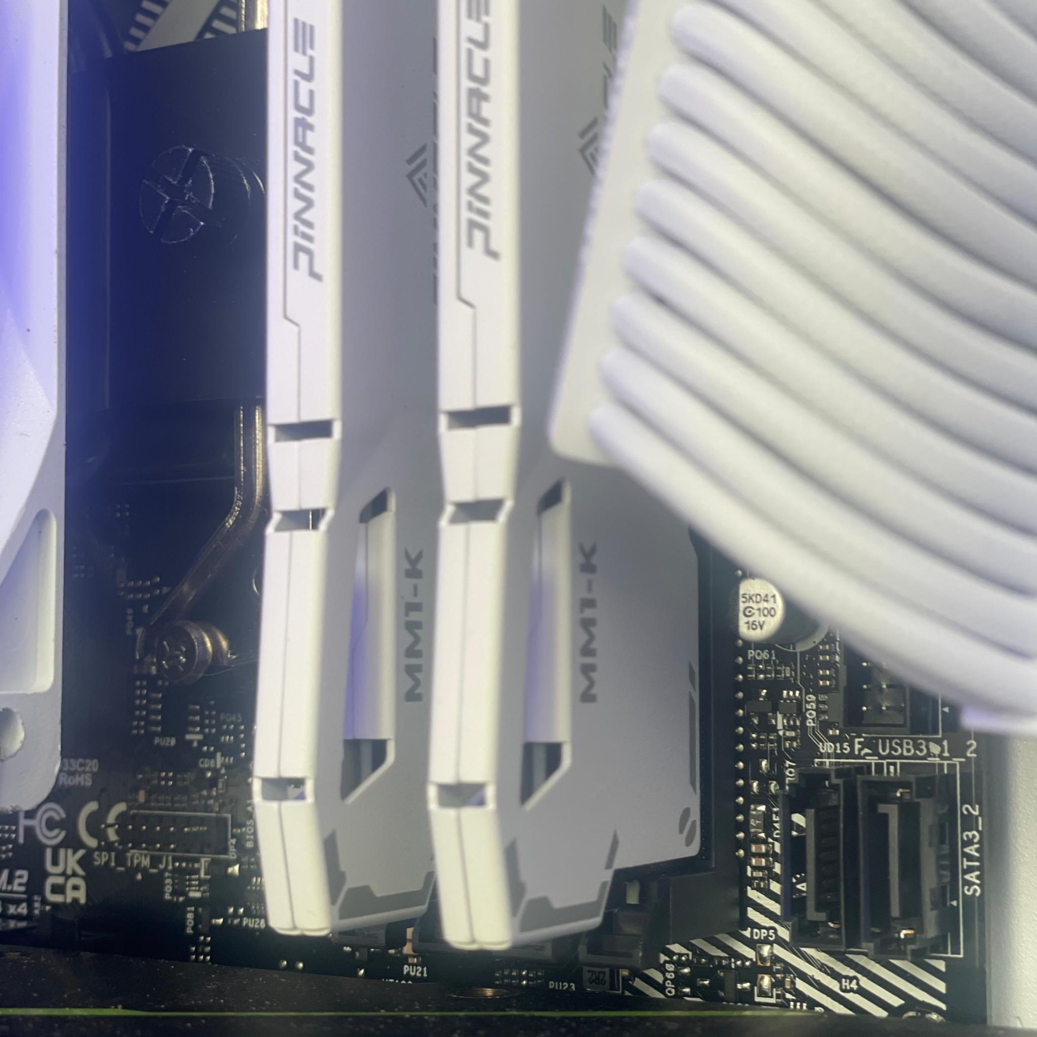 𝙂𝙇𝙀𝘼𝙈 | Ryzen 9 3900X, RTX 2080, 16GB RAM, 1TB SSD White Minimalist Productivity Gaming PC