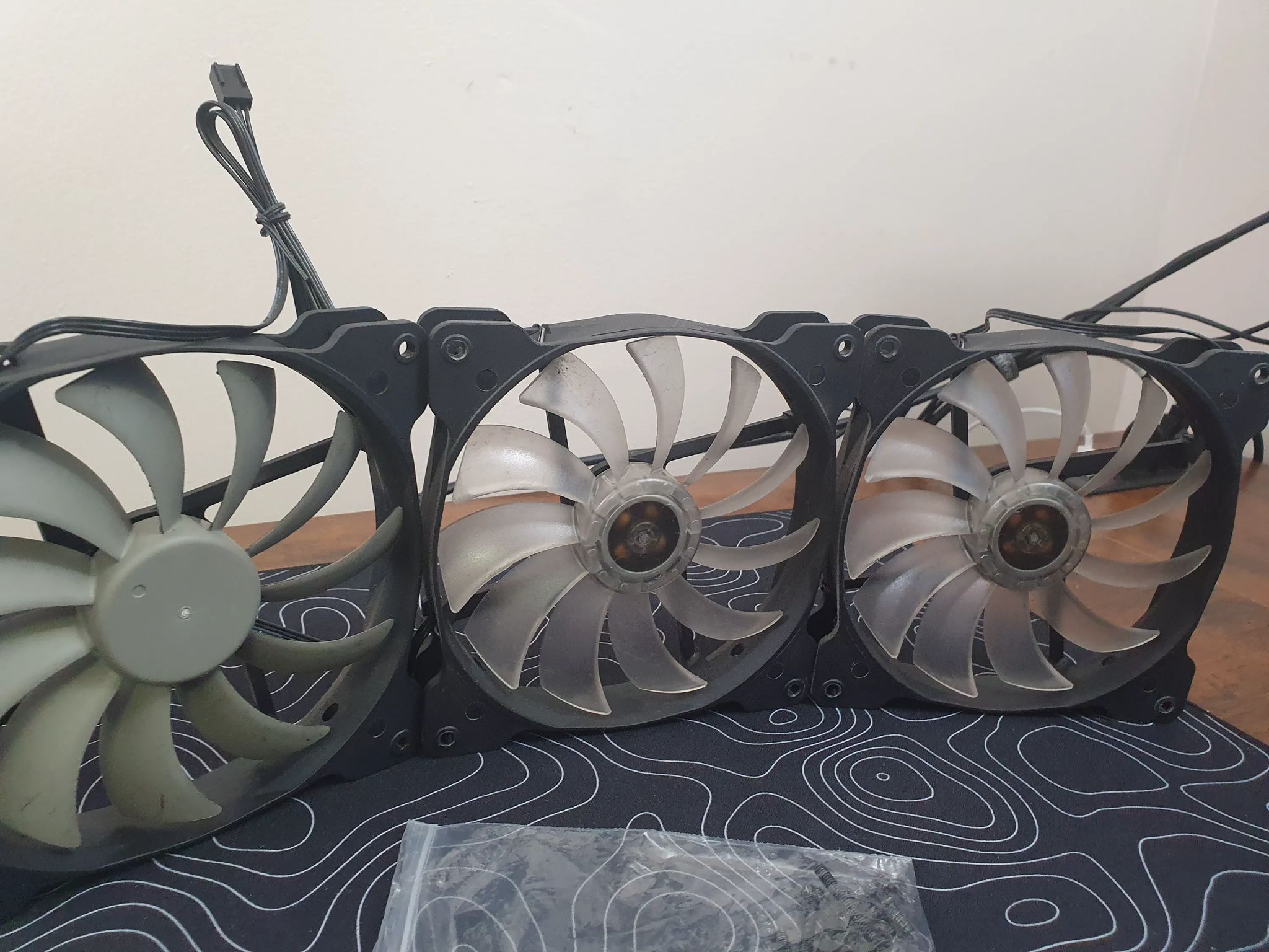 3 Corsair White Led fans (Great Deal) with screws