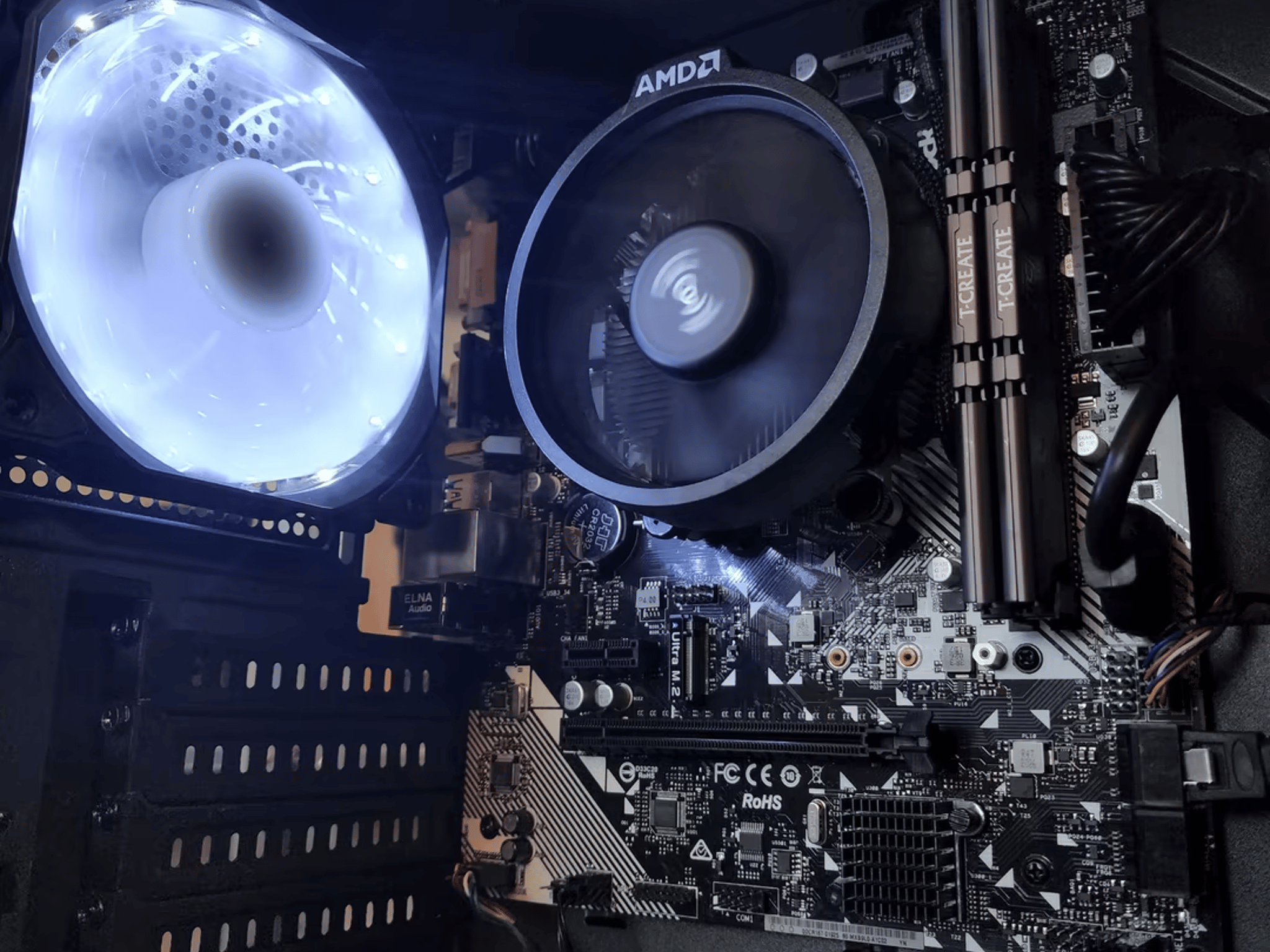 AMD Ryzen 3 2200G 4C 4T w/ AMD Vega 8 Graphics // T-Create 16GB 3600MHz