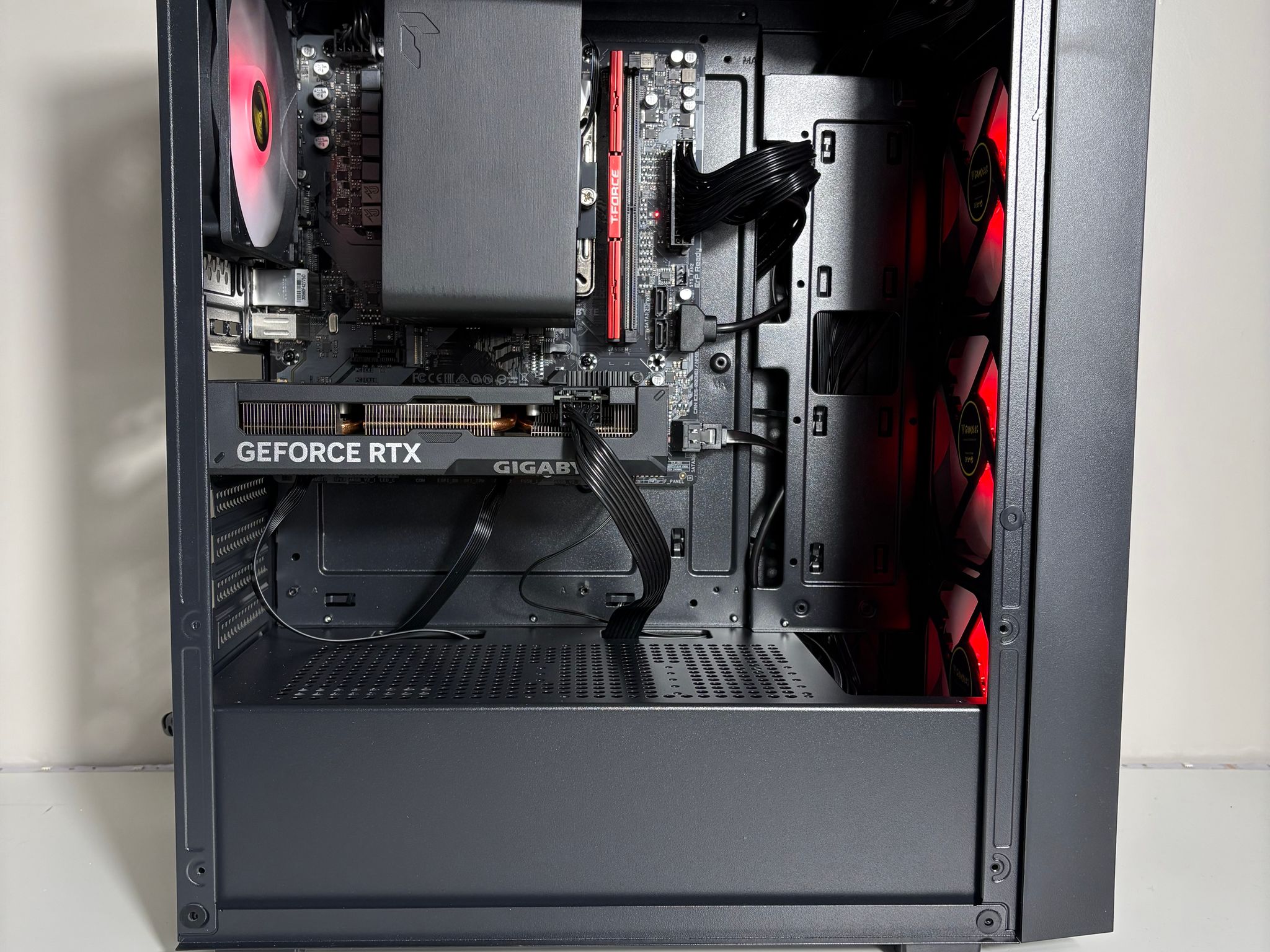 Crimson Valley Gaming PC (V3) - Nvidia RTX 2060 6GB, Ryzen 5 3600, 16GB, 512GB SSD