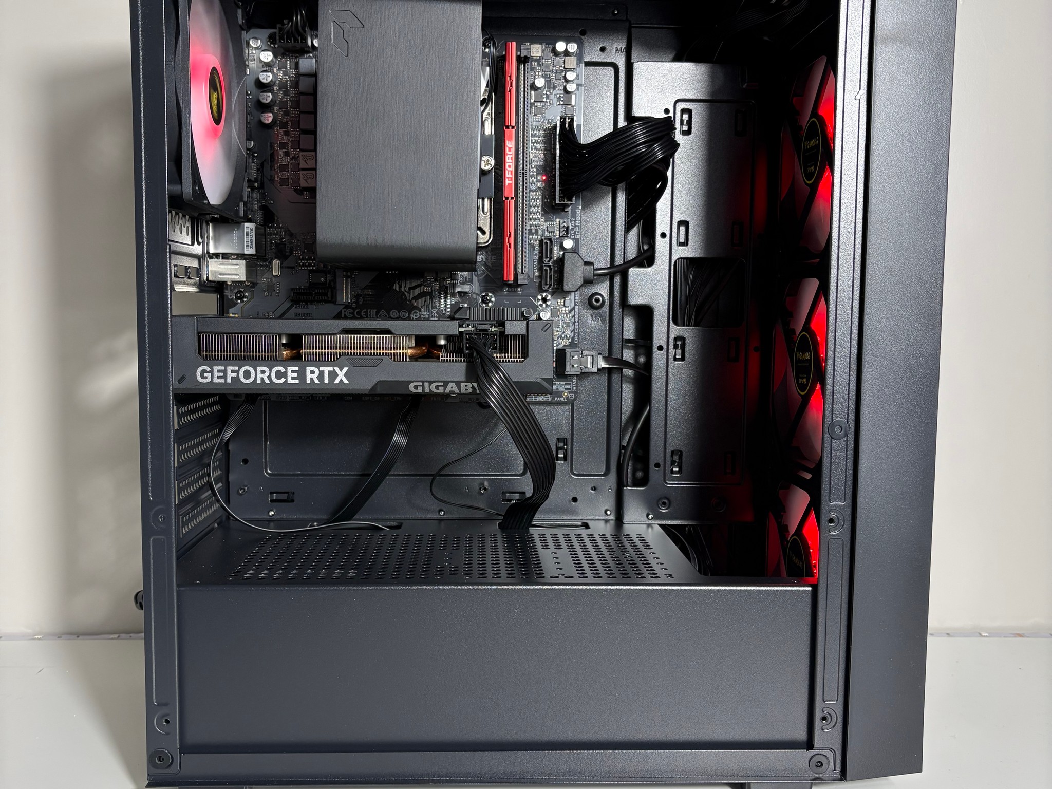 Crimson Valley Gaming PC (V3) - Nvidia RTX 2060 6GB, Ryzen 5 3600, 16GB, 512GB SSD