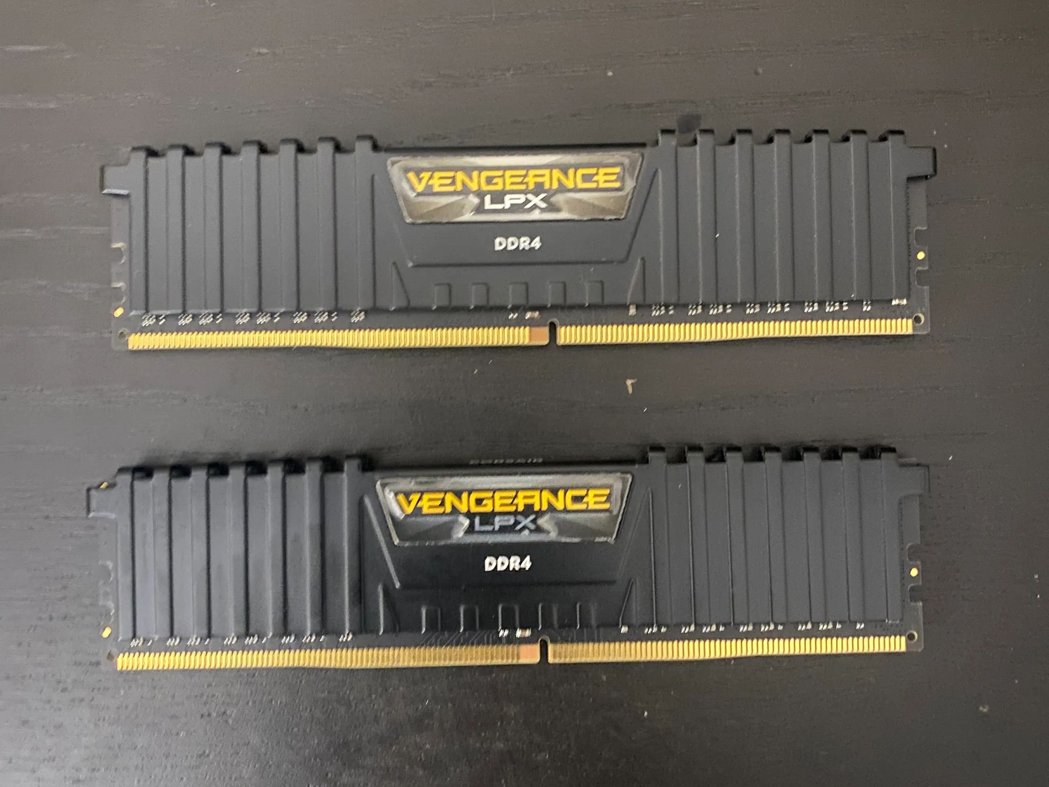 Used Corsair Vengeance LPX DDR4 16GB 3200MHz