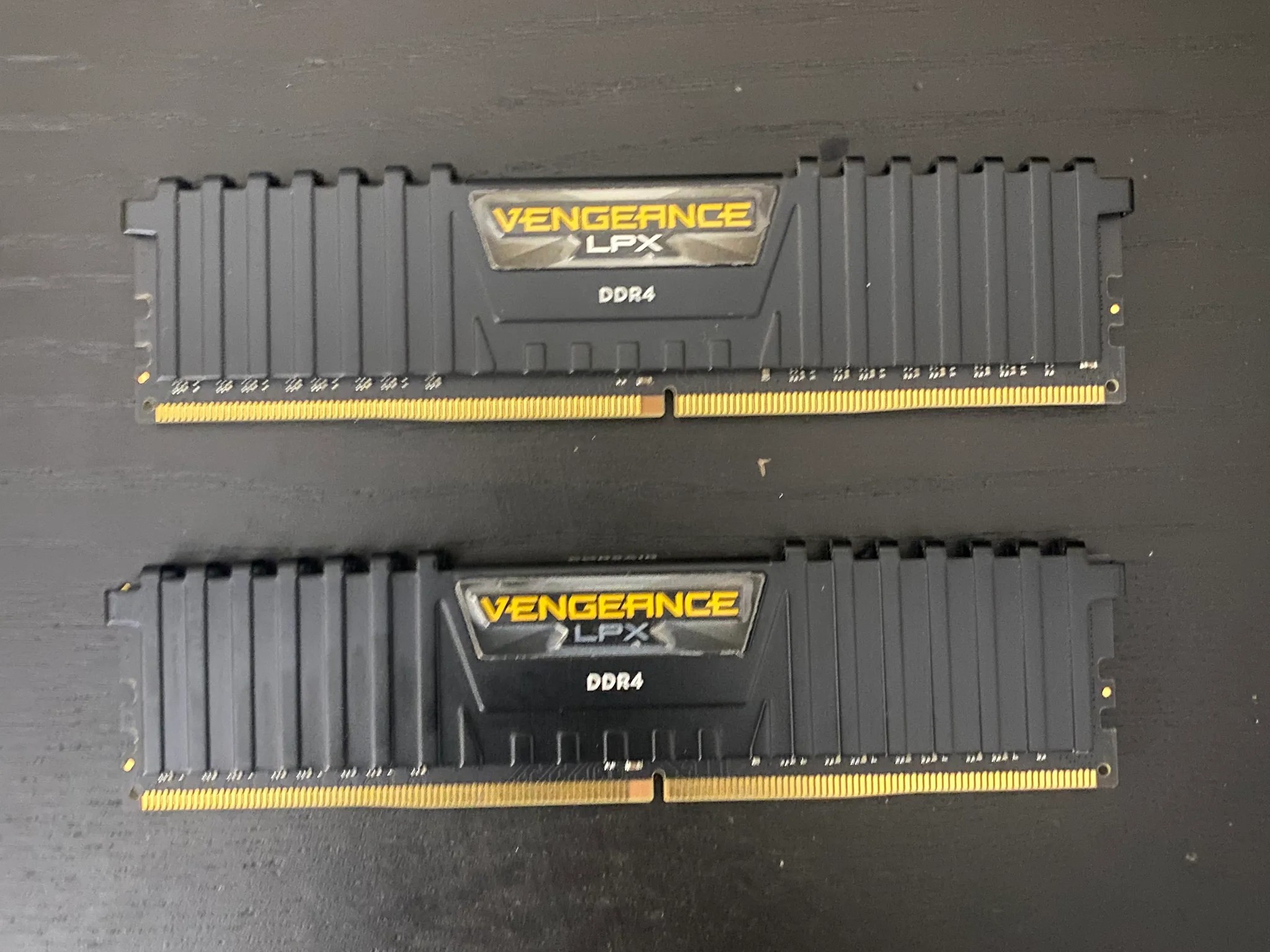Used Corsair Vengeance LPX DDR4 16GB 3200MHz
