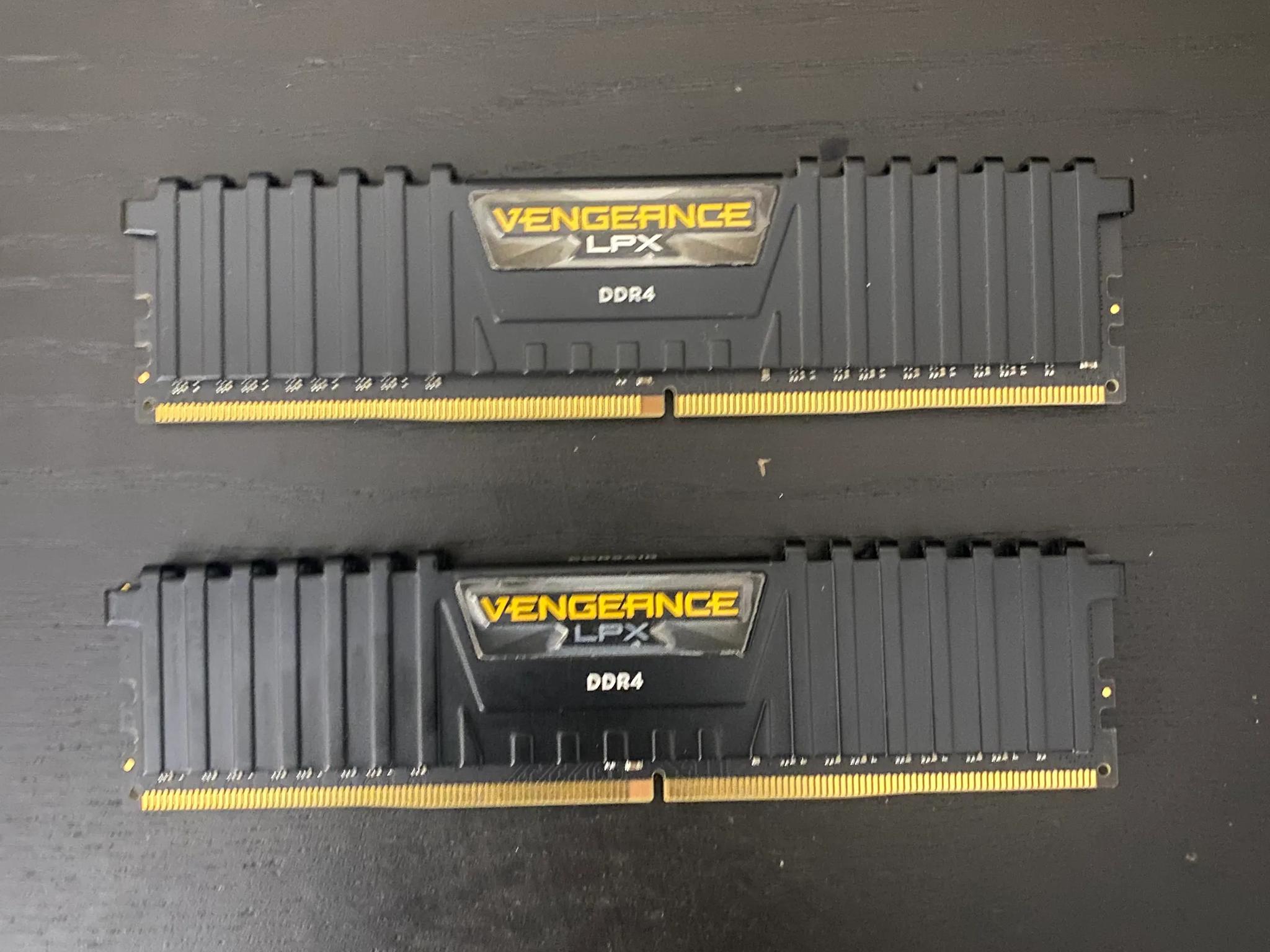 Used Corsair Vengeance LPX DDR4 16GB 3200MHz