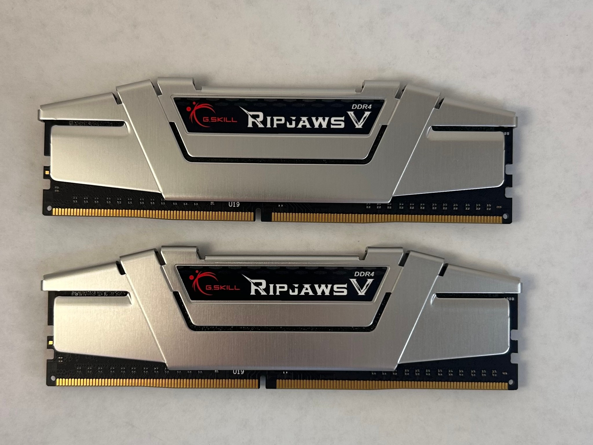 G.Skill PC RAM Kit Ripjaws V F4-3000C15D-16GVS 16 GB 2 x 8 GB DDR4 RAM 3000 MHz