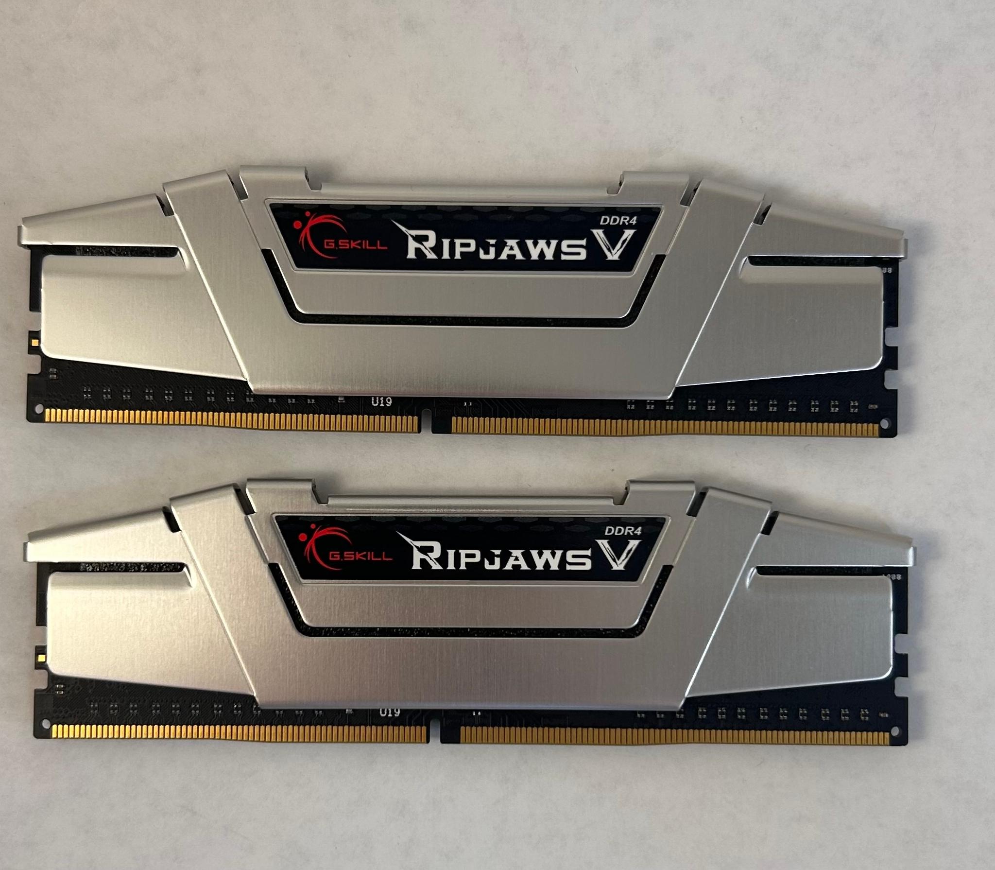 G.Skill PC RAM Kit Ripjaws V F4-3000C15D-16GVS 16 GB 2 x 8 GB DDR4 RAM 3000 MHz