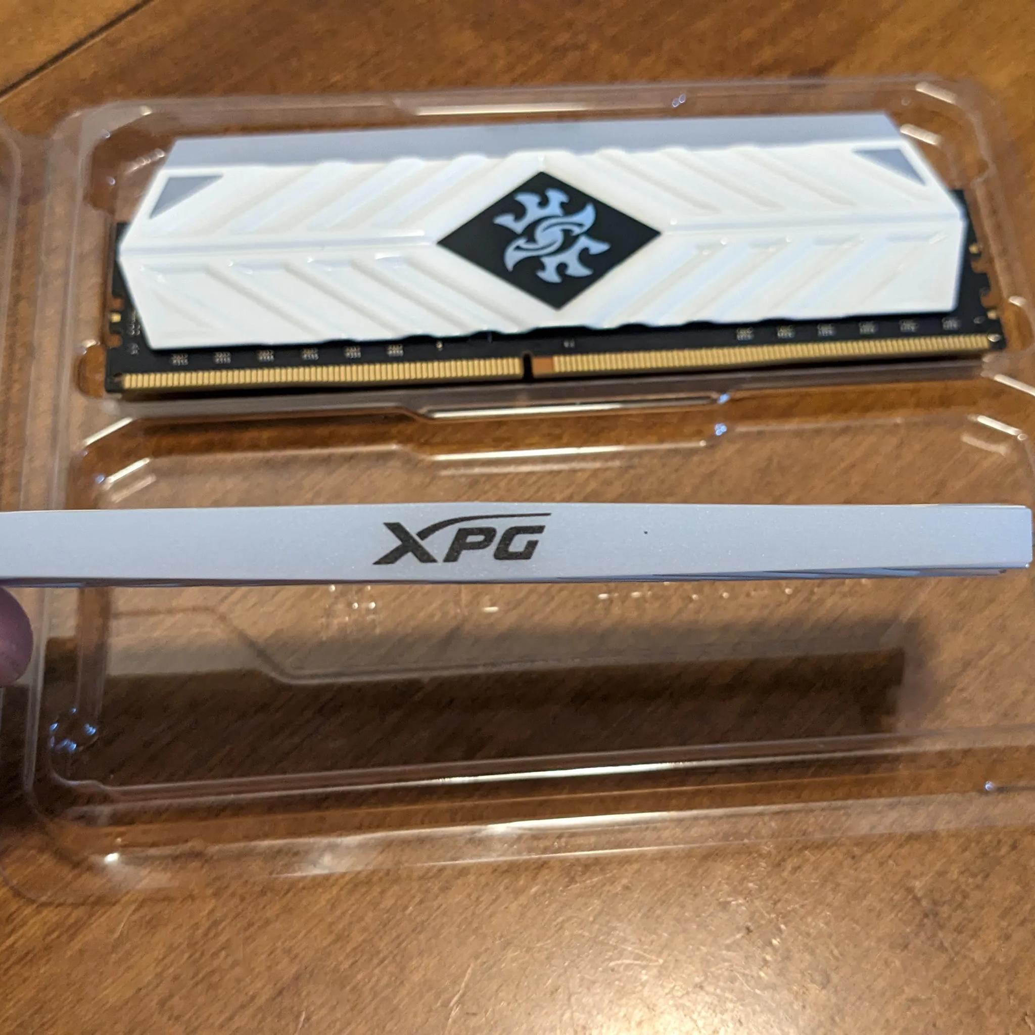 XPG RGB 16gb (8 x 2) DDR4 3200MHz RAM