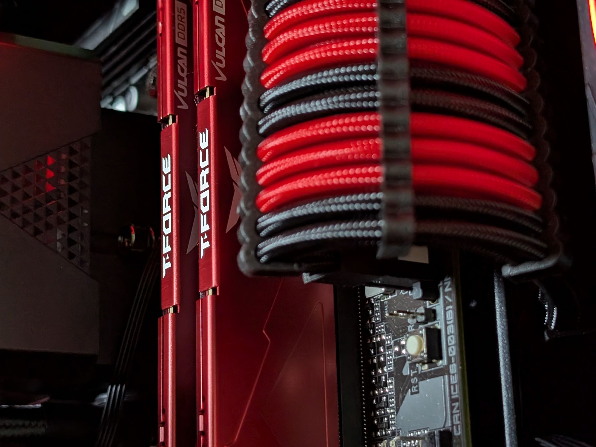 🟥⬛4K Gaming PC - RX 9070XT | Ryzen 7 7700X | 32GB DDR5 | 2TB SSD | Free Ship!
