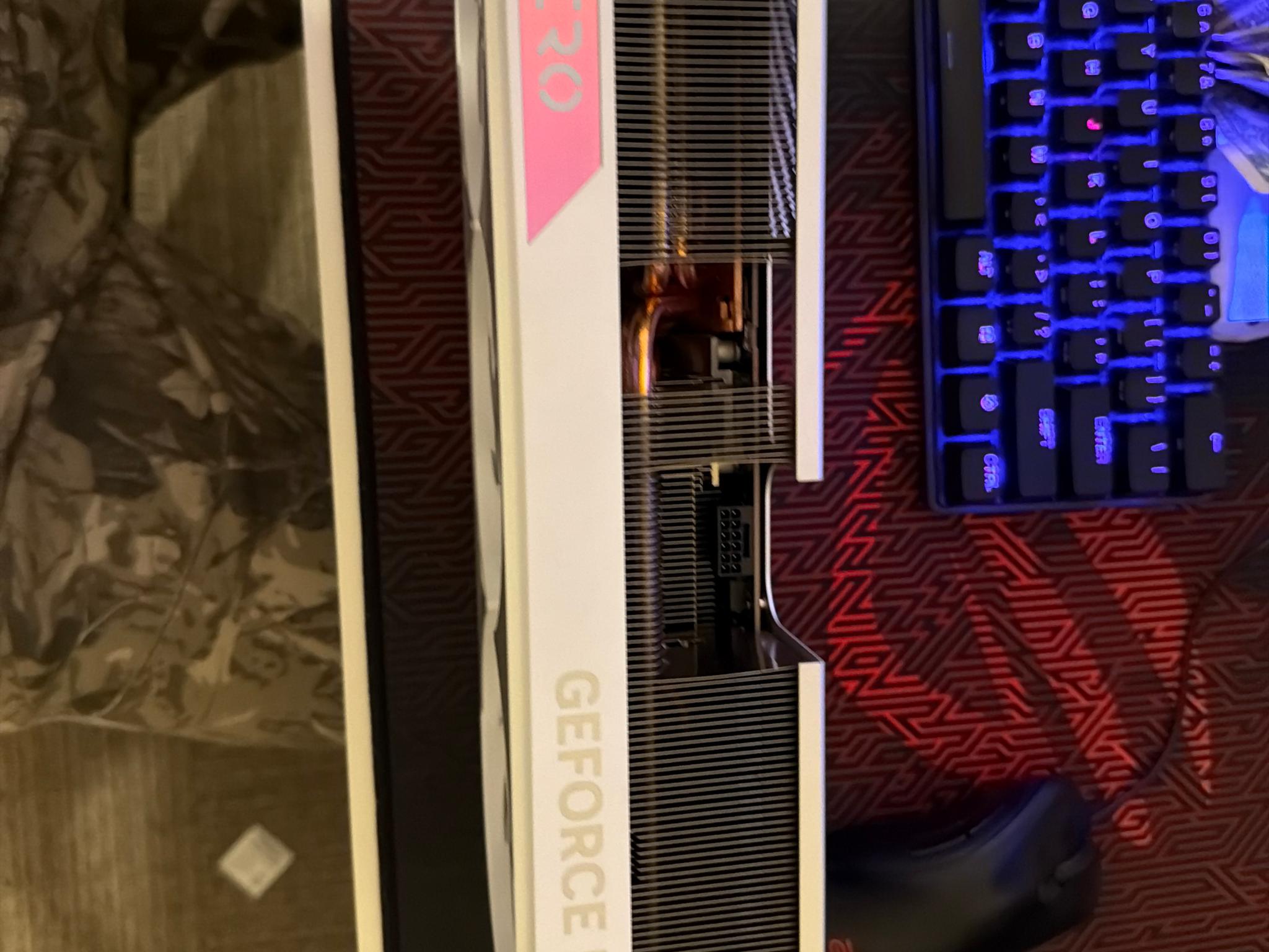 GIGABYTE AERO OC GeForce RTX 4080 SUPER - Image 5