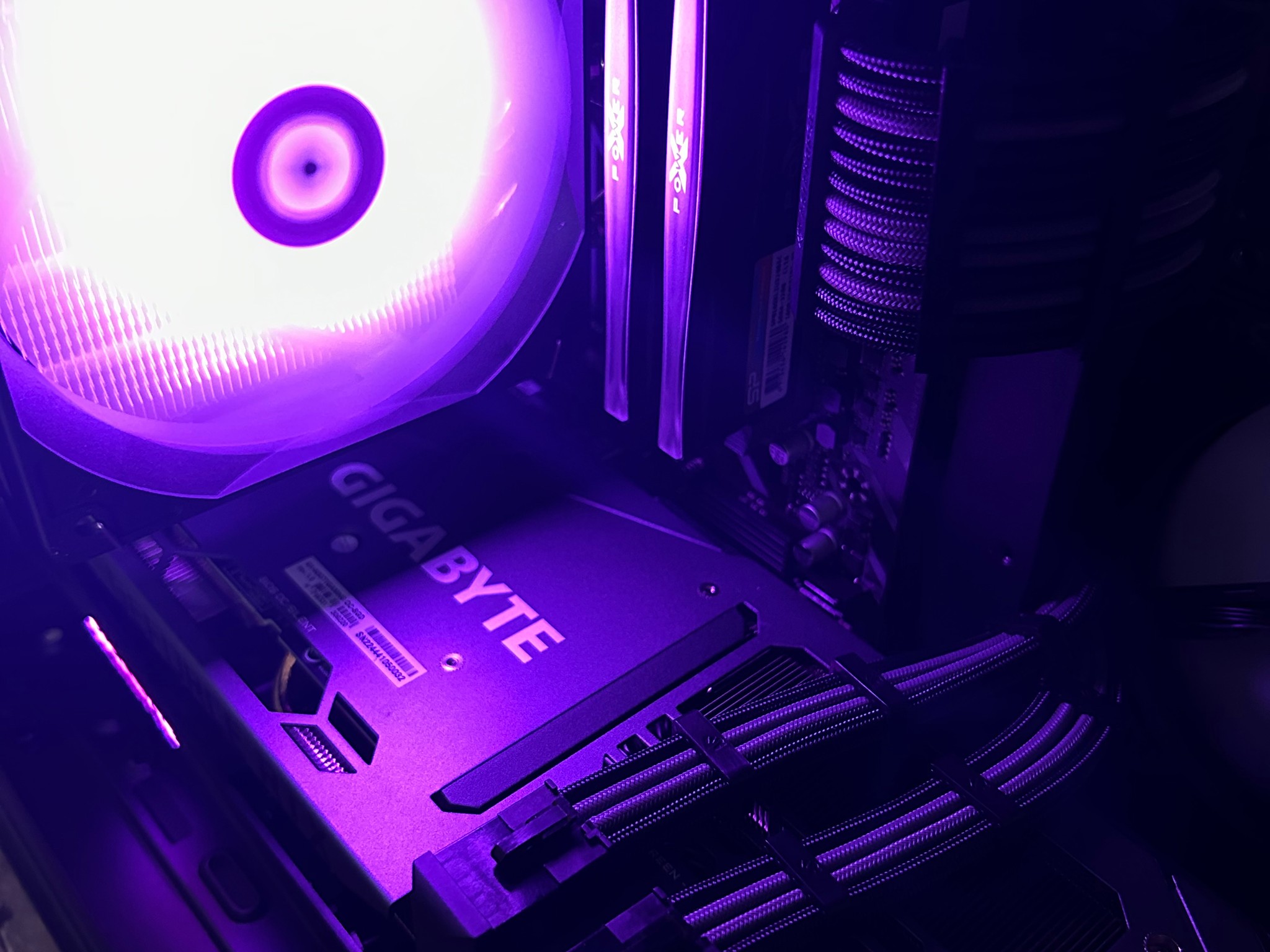 RTX 3070 Ti | Ryzen 7 5700G | 32GB 3200MHz | 1TB Gen4